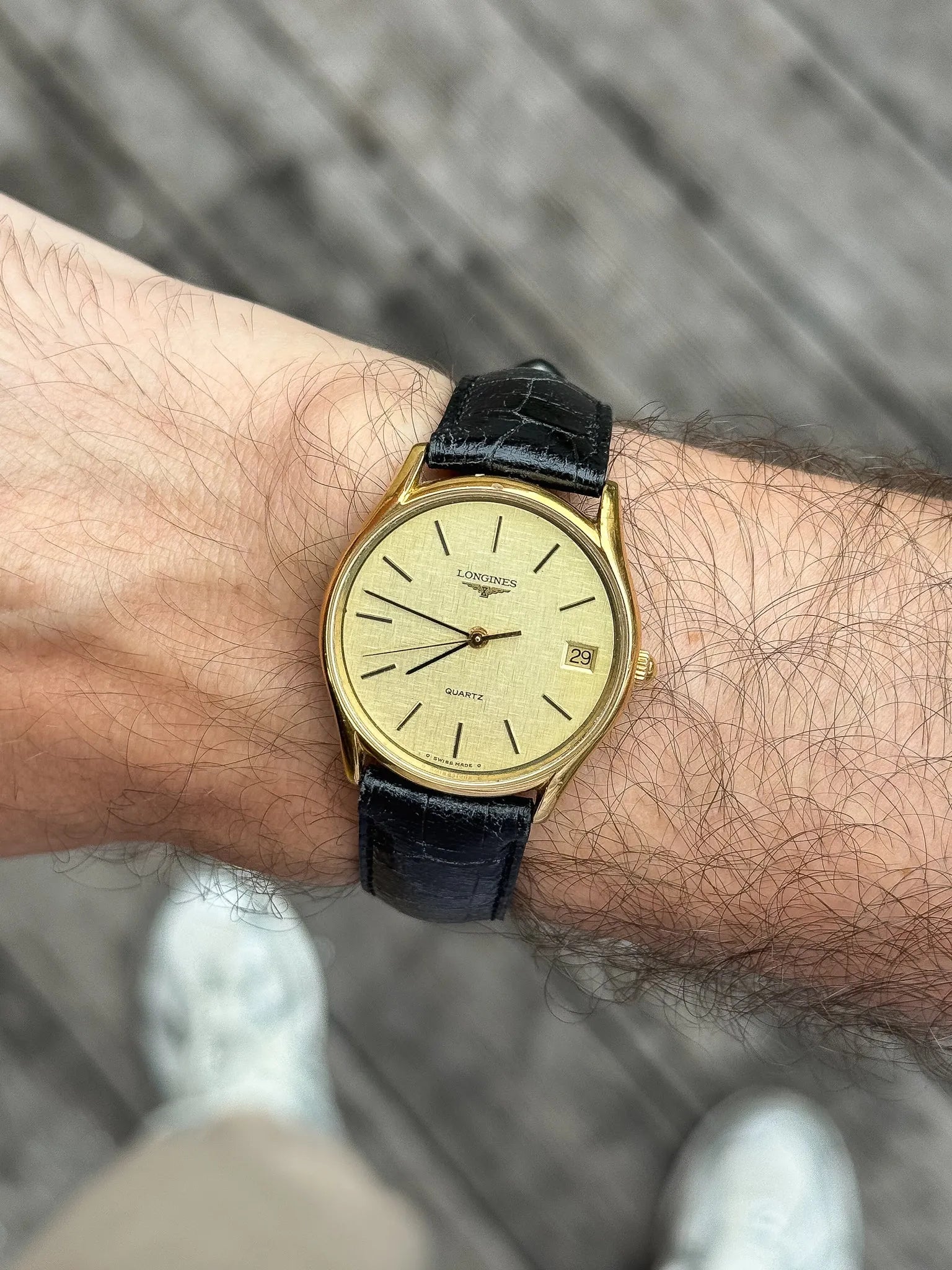 Longines - Cadran lin date plaqué or index onyx - 1980s - Atelier Victor - Vintage Shop