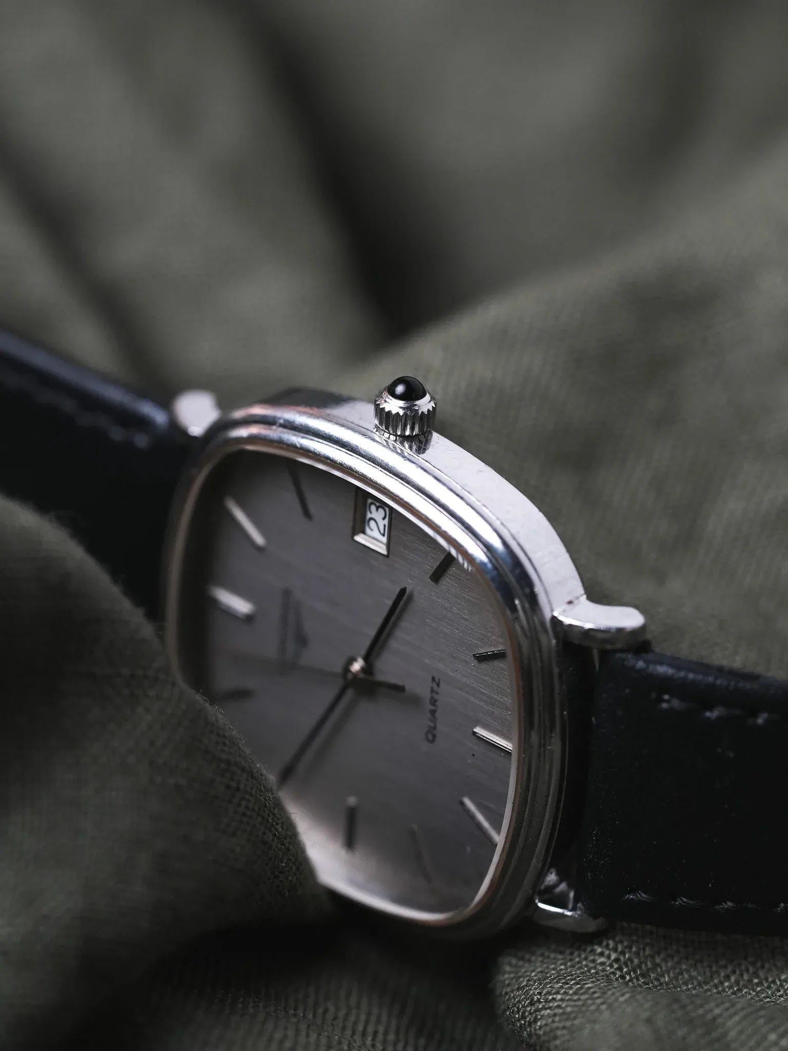Longines - Cadran TV Acier Patiné date - 1980s - Atelier Victor - Vintage Shop
