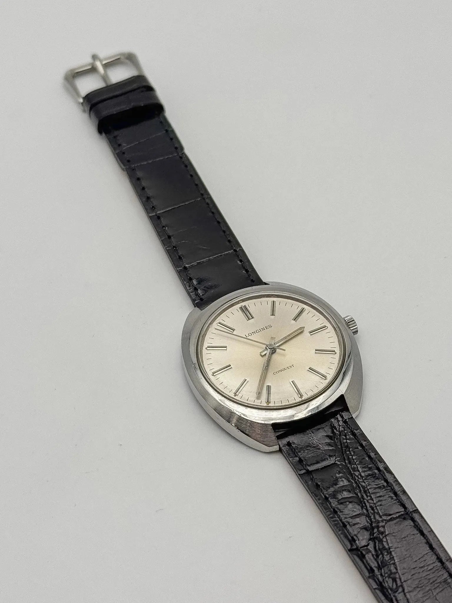 Longines - Conquest Tonneau Champagne - 1980s - Atelier Victor Paris - Vintage Watch Shop Dubai