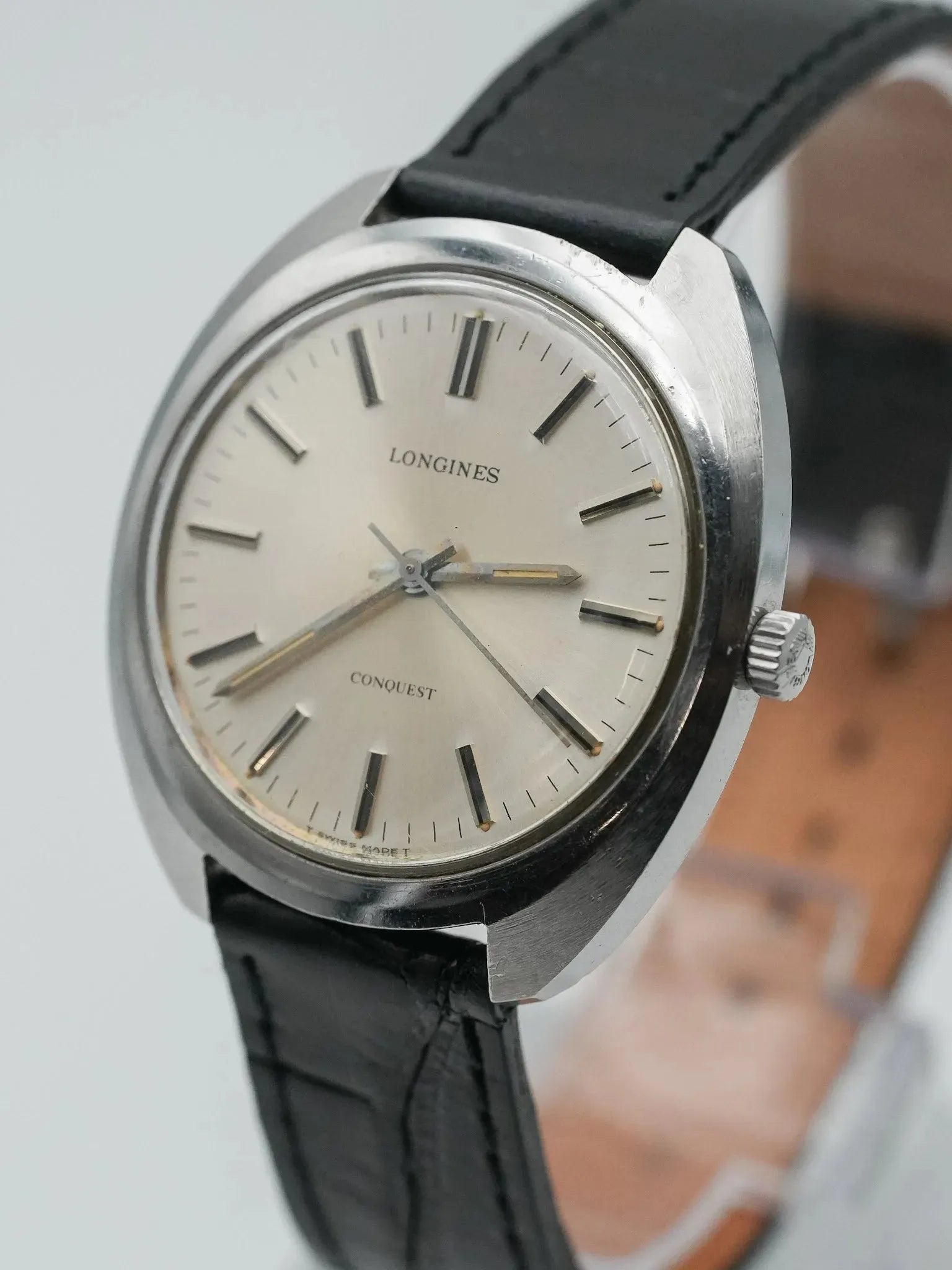 Longines - Conquest Tonneau Champagne - 1980s - Atelier Victor Paris - Vintage Watch Shop Dubai