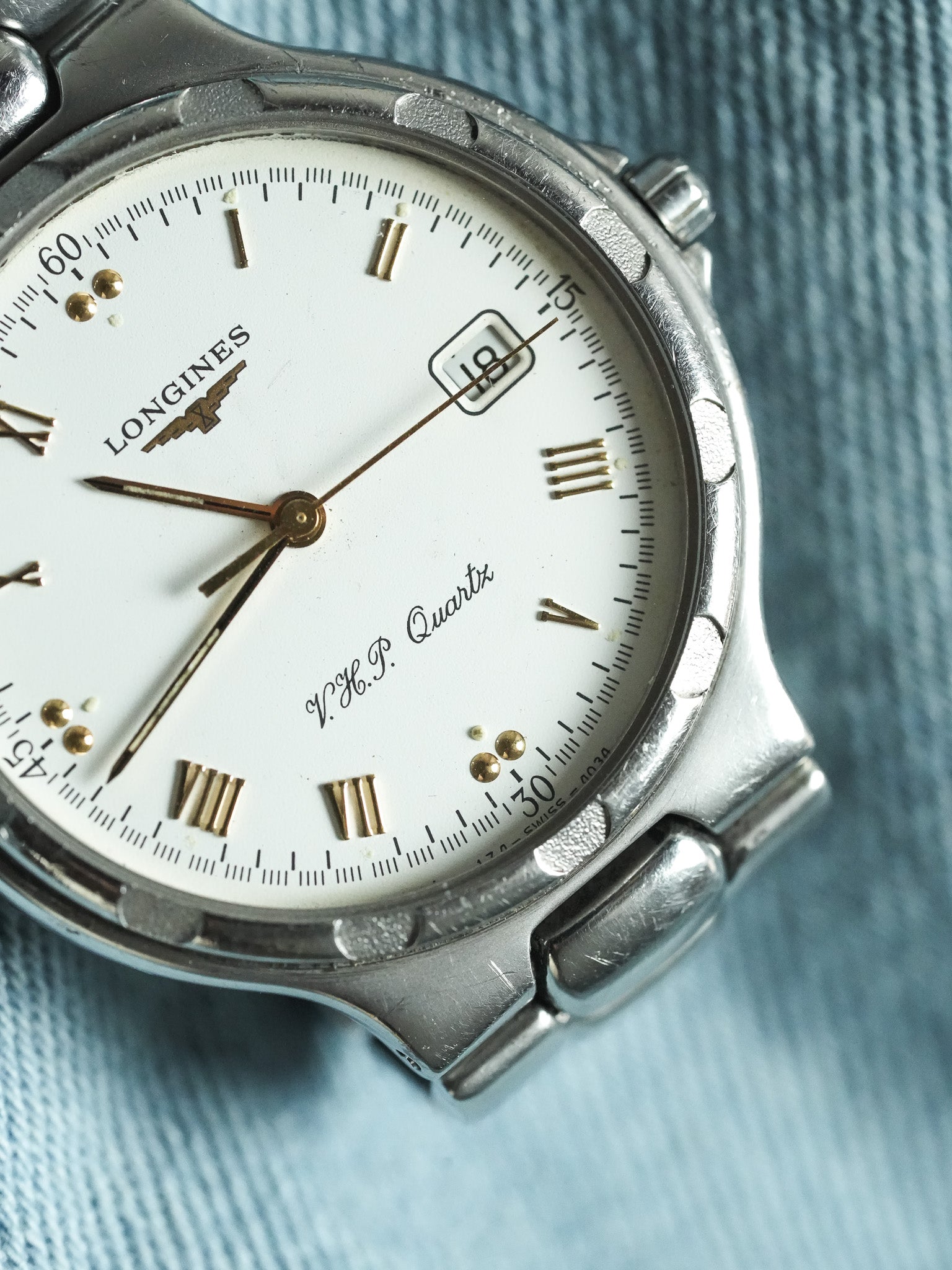 Longines - Conquest V.H.P Acier Date Blanc Index Or - 1990s - Atelier Victor - Vintage Shop