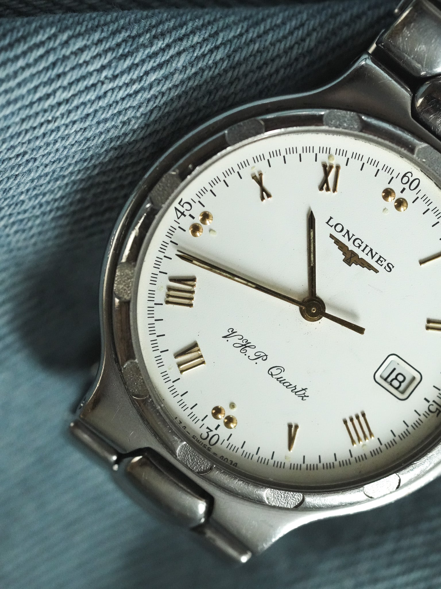 Longines - Conquest V.H.P Acier Date Blanc Index Or - 1990s - Atelier Victor - Vintage Shop