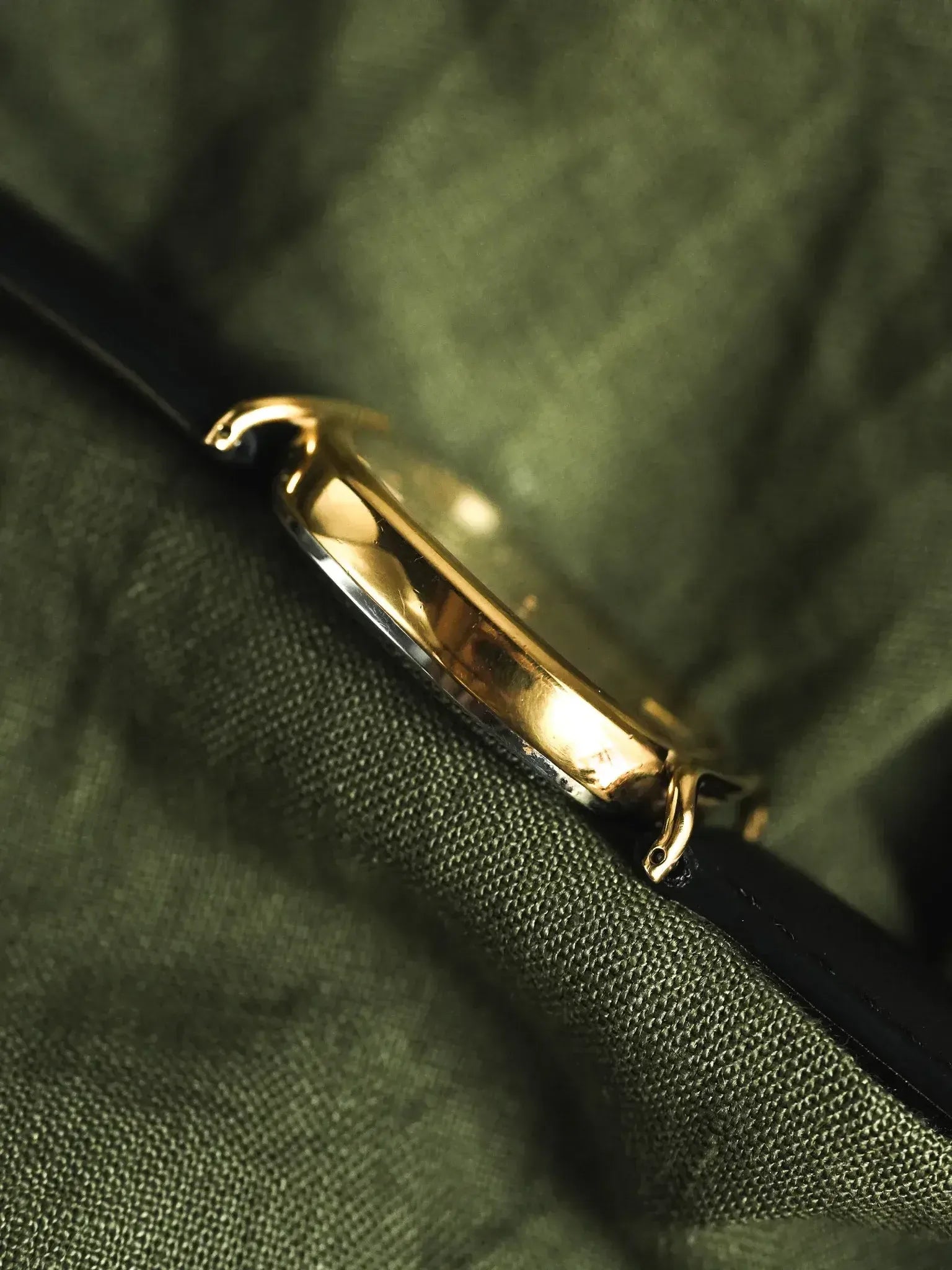 Longines - Cornes Centrales Or Cabochon Noir - 1980s - Atelier Victor