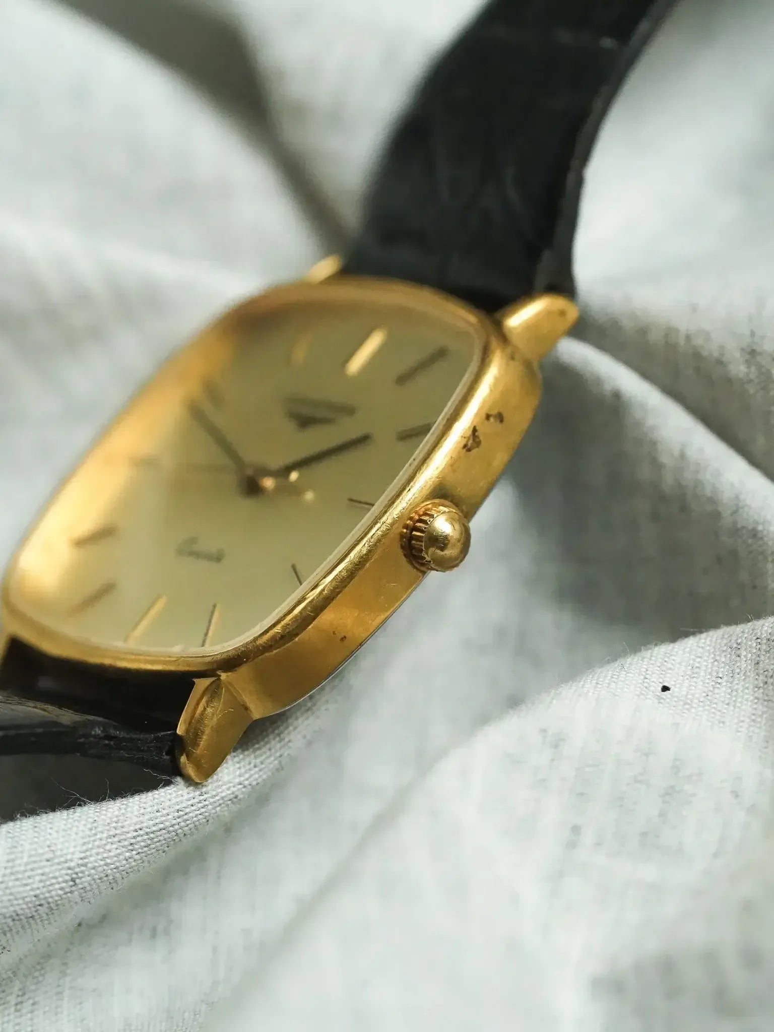 Longines - Coussin Or Cadran lin toute originale - 1980s - Atelier Victor