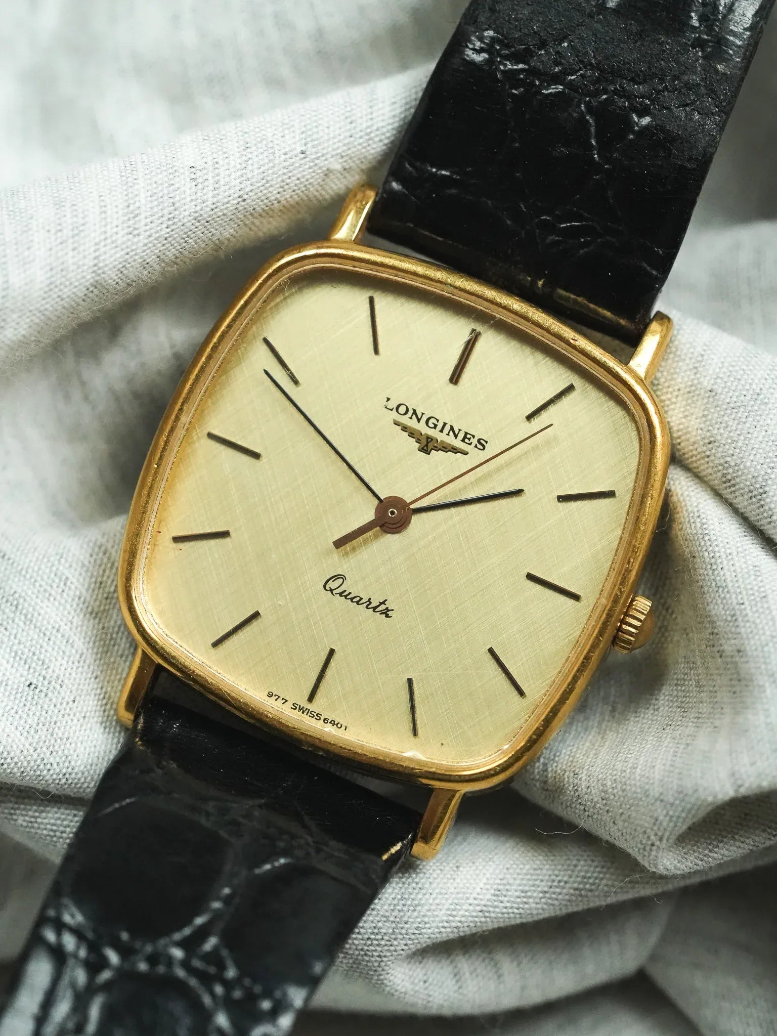 Longines - Coussin Or Cadran lin toute originale - 1980s - Atelier Victor - Vintage Shop