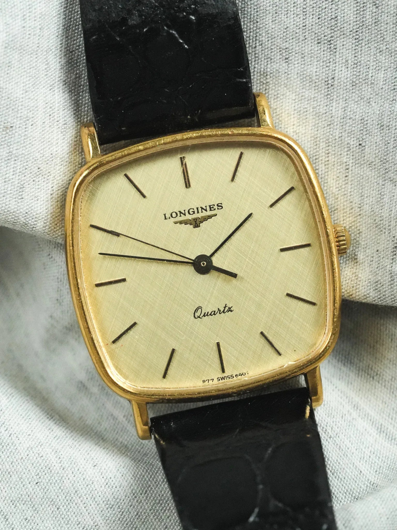 Longines - Coussin Or Cadran lin toute originale - 1980s - Atelier Victor - Vintage Shop