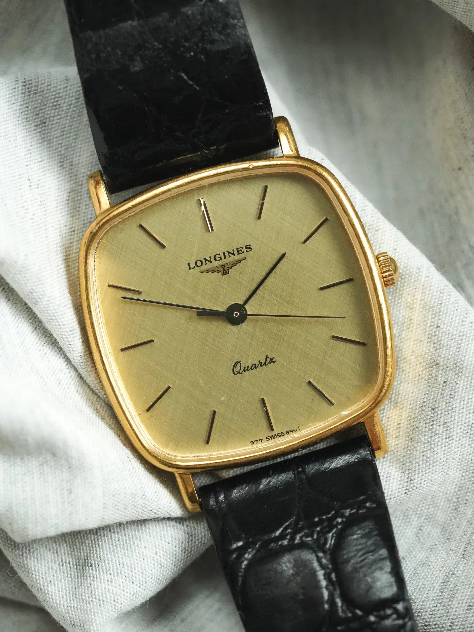 Longines - Coussin Or Cadran lin toute originale - 1980s - Atelier Victor - Vintage Shop