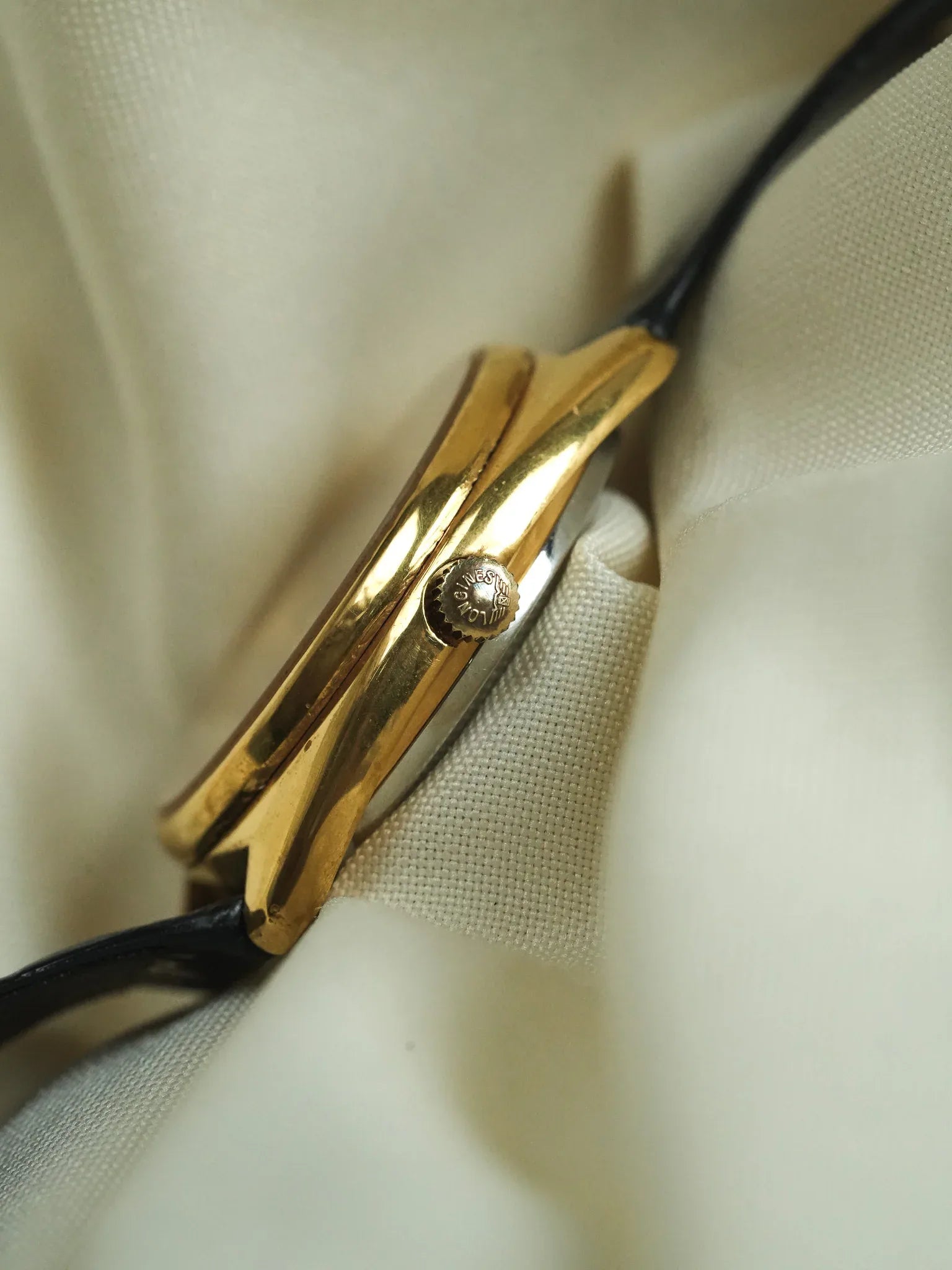 Longines - Flagship Ultronic Tonneau plaqué or - 1970s - Atelier Victor - Vintage Shop