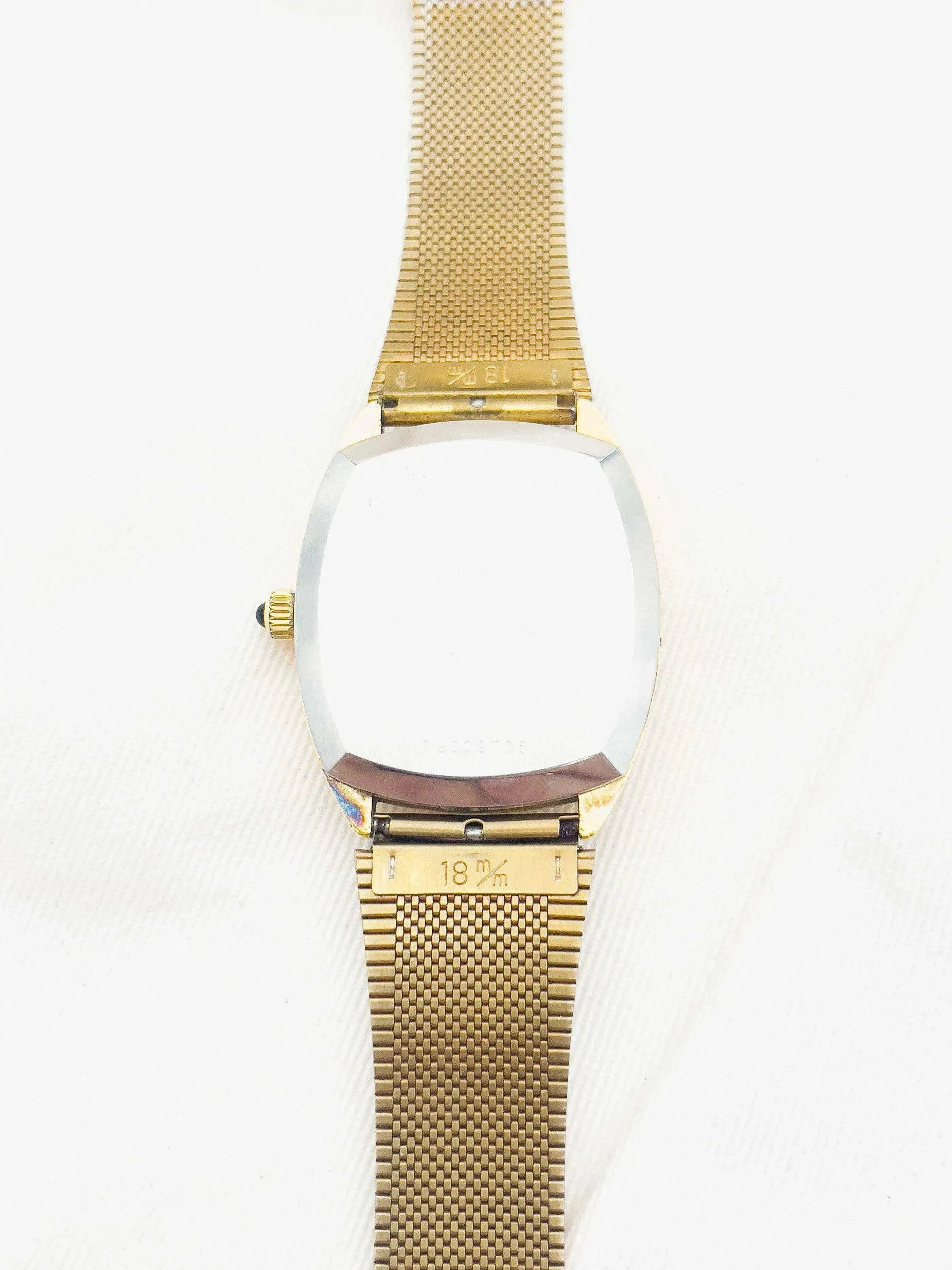 Longines - Gold Cabochon Tonneau quartz - 1980s - Atelier Victor