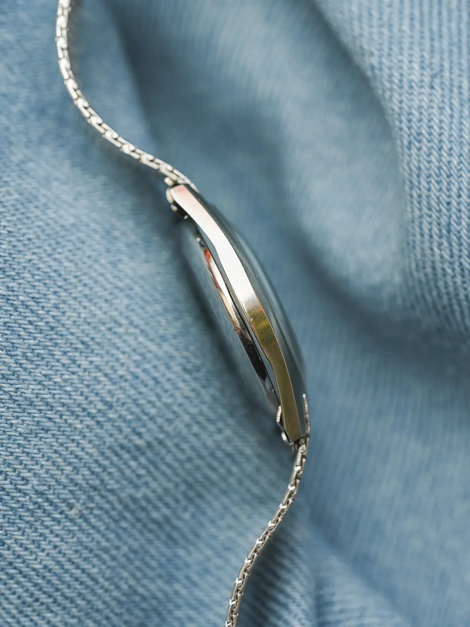 Longines - mini Dress Watch en maille milanaise acier index romain - 1970s - Atelier Victor