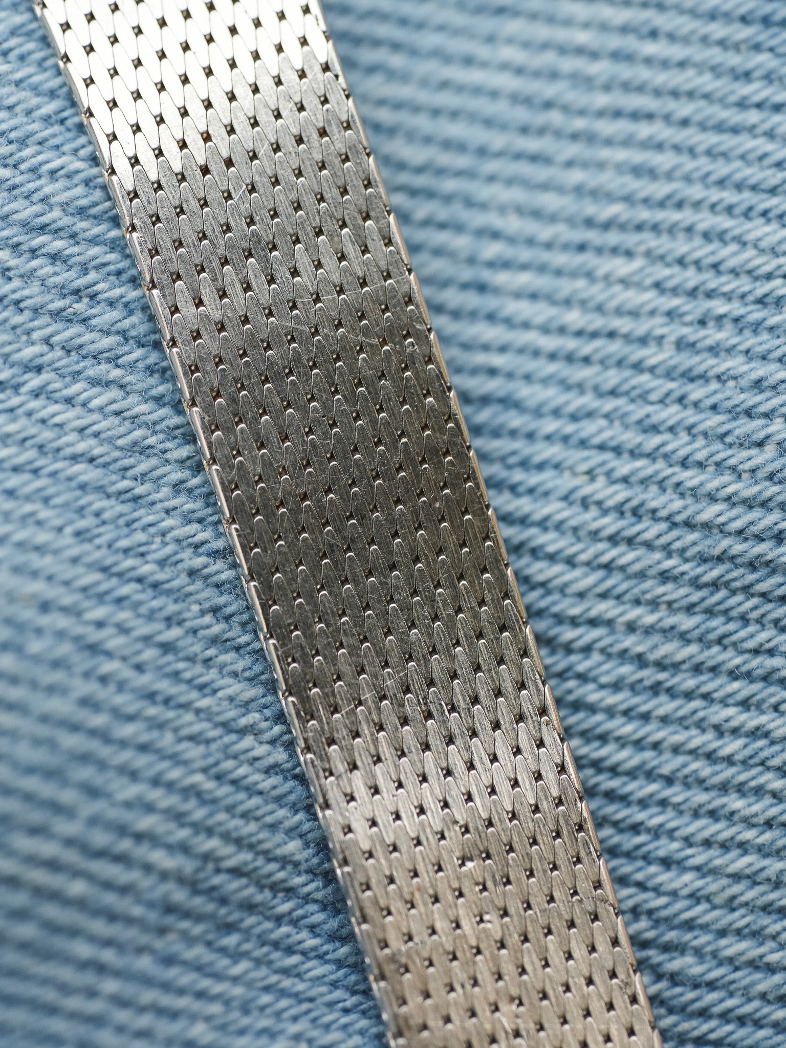 Longines - mini Dress Watch en maille milanaise acier index romain - 1970s - Atelier Victor - Vintage Shop