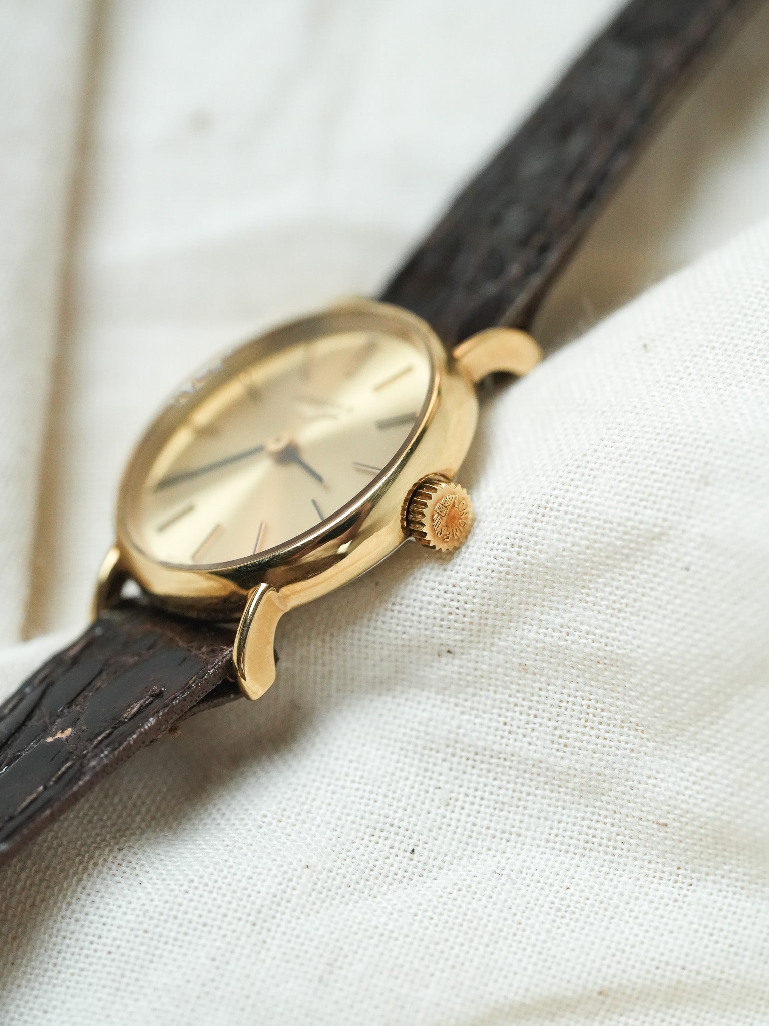 Longines- Mini Montre habillée femme plaqué Or Manuel - NOS - 1980s - Atelier Victor - Vintage Shop