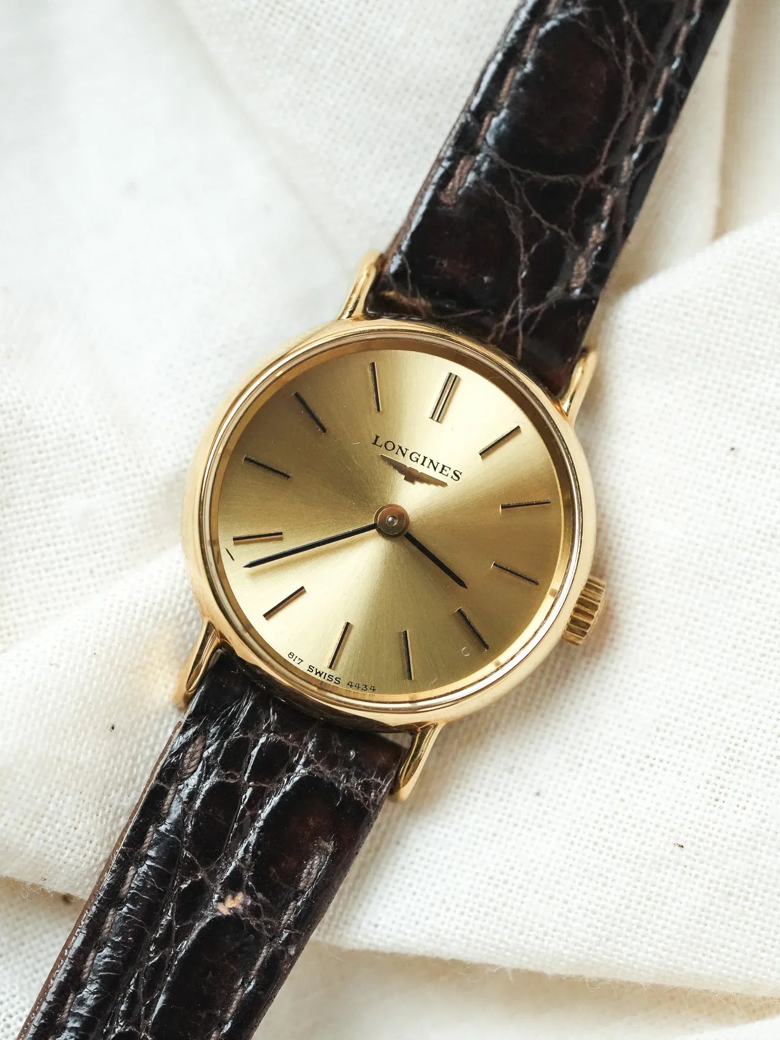 Longines- Mini Montre habillée femme plaqué Or Manuel - NOS - 1980s - Atelier Victor - Vintage Shop