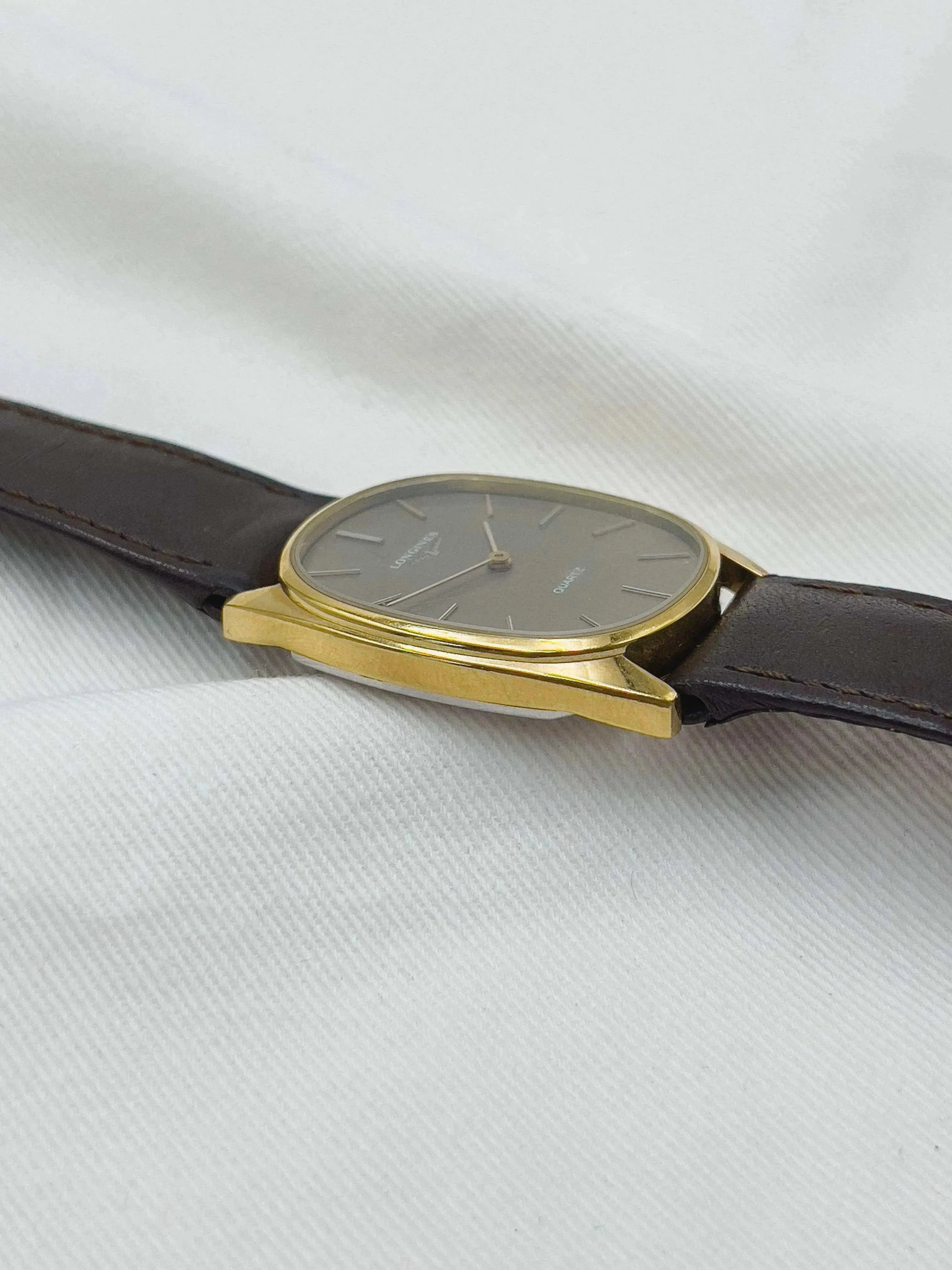 Longines - Moka Gold - 1979 - Atelier Victor - Vintage Shop
