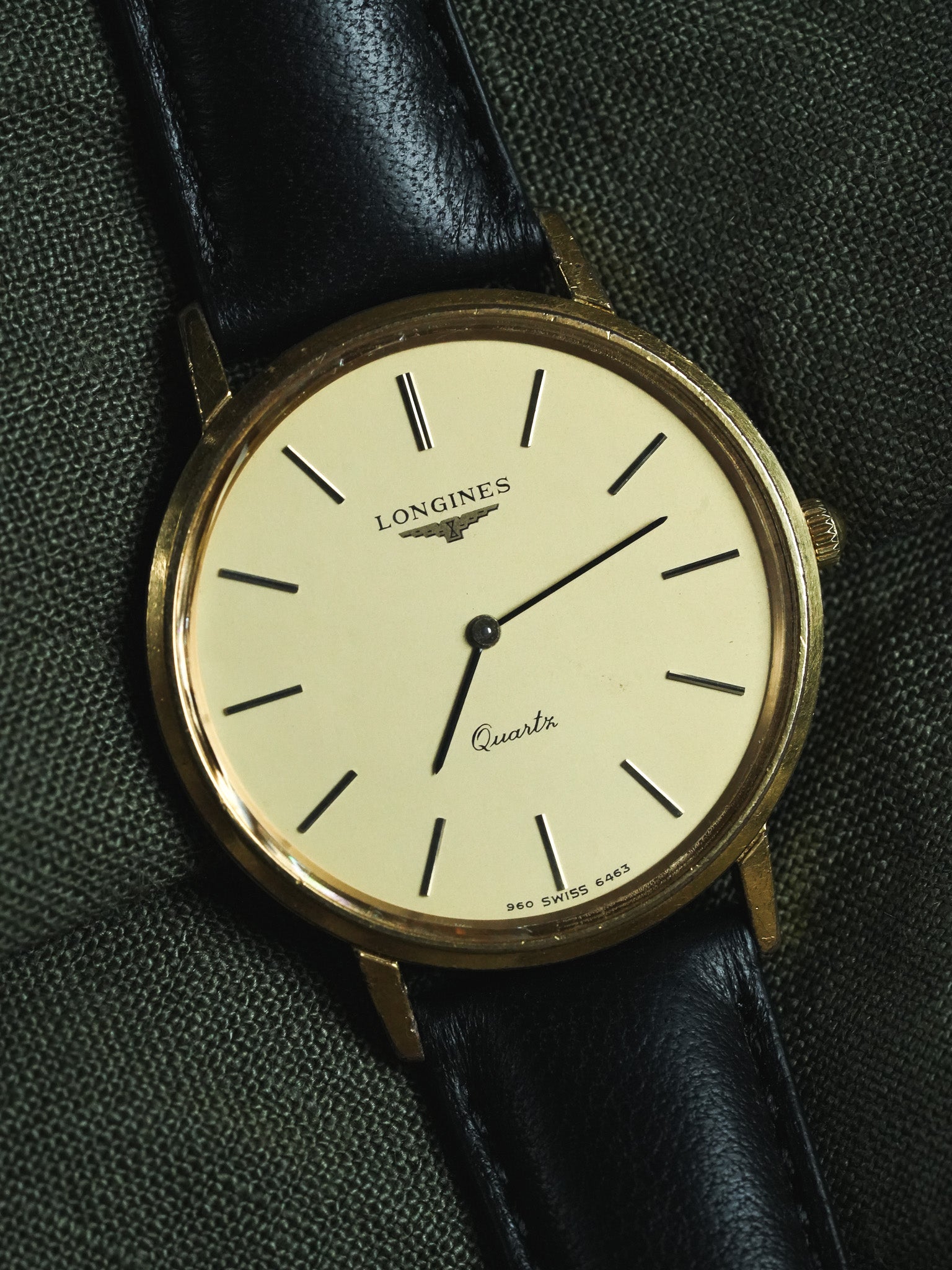 Longines - Montre habillée extra plate plaqué or index onyx - 1980s - Atelier Victor - Vintage Shop