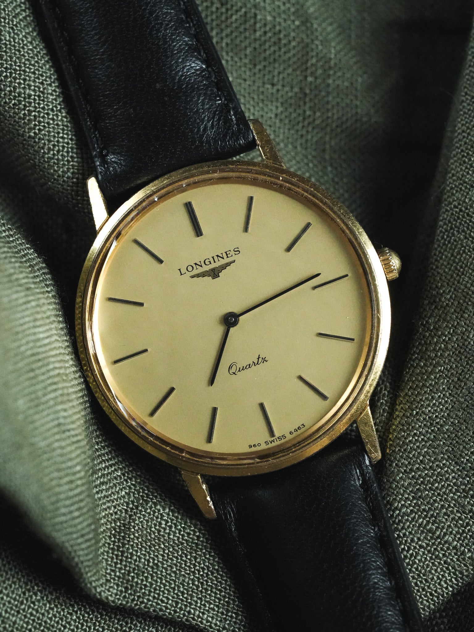 Longines - Montre habillée extra plate plaqué or index onyx - 1980s - Atelier Victor - Vintage Shop