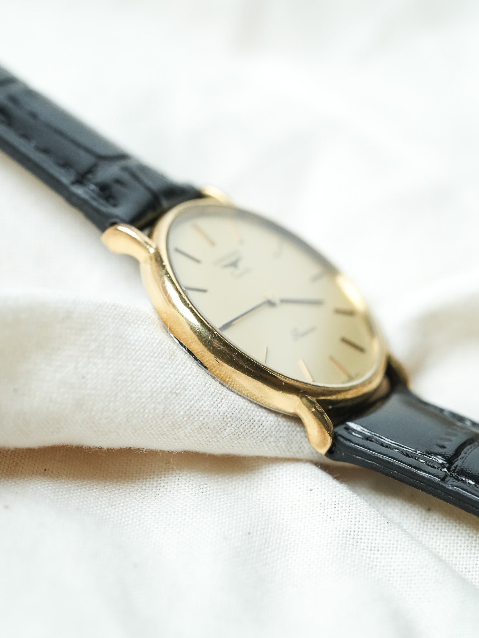 Longines - Présence Quartz Or Cadran Or - 1980s - Atelier Victor - Vintage Shop