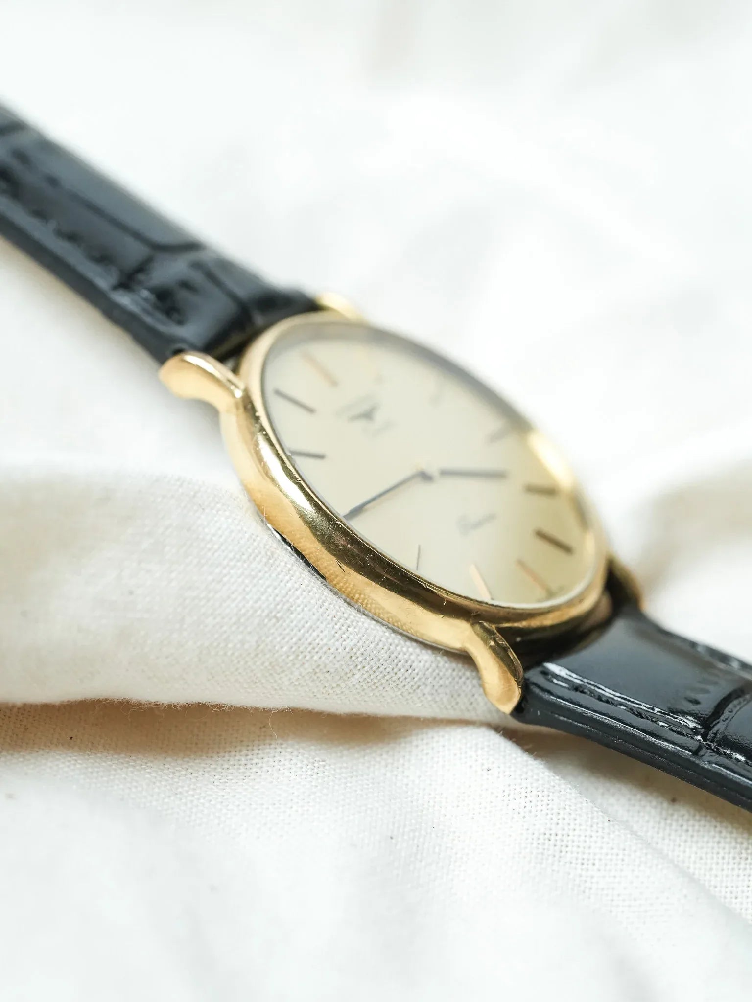 Longines - Présence Quartz Or Cadran Or - 1980s - Atelier Victor - Vintage Shop