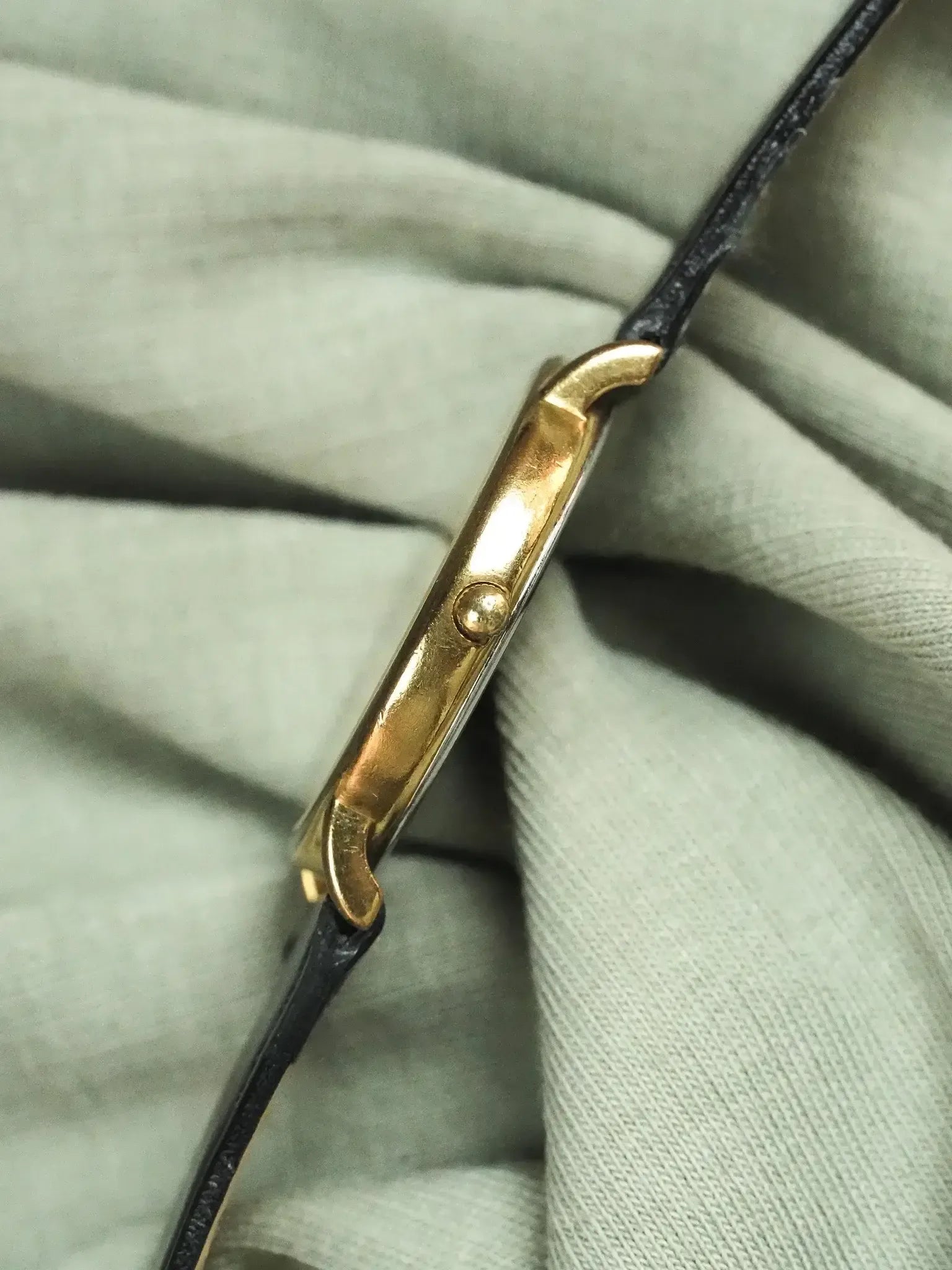 Longines - Presence Ronde Or date - 1980s - Atelier Victor