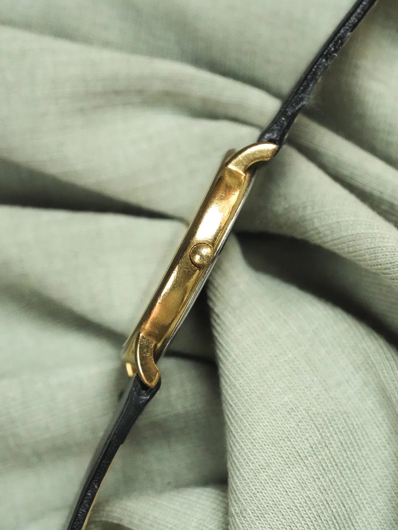 Longines - Presence Ronde Or date - 1980s - Atelier Victor - Vintage Shop