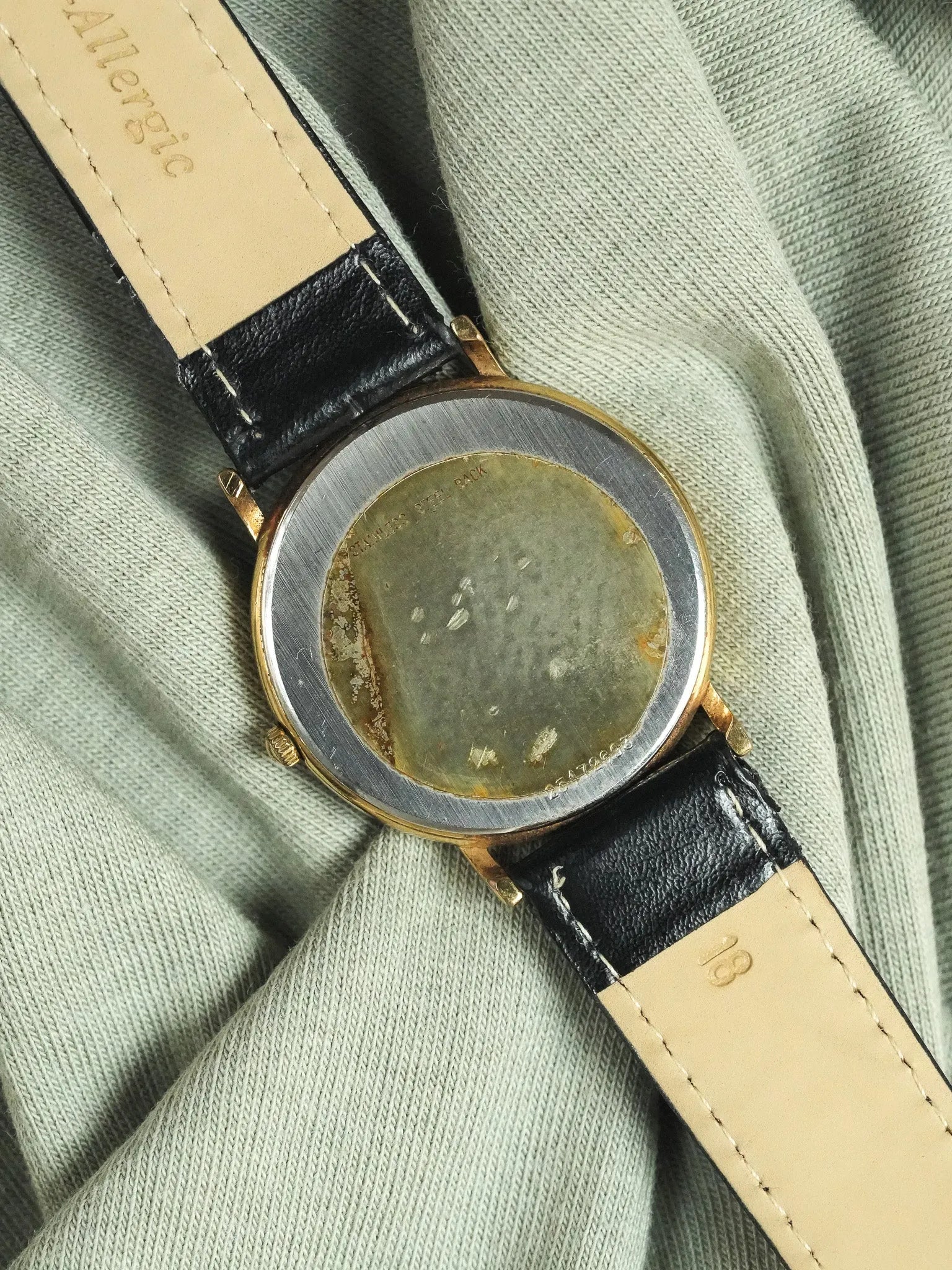 Longines - Presence Ronde Or date - 1980s - Atelier Victor - Vintage Shop