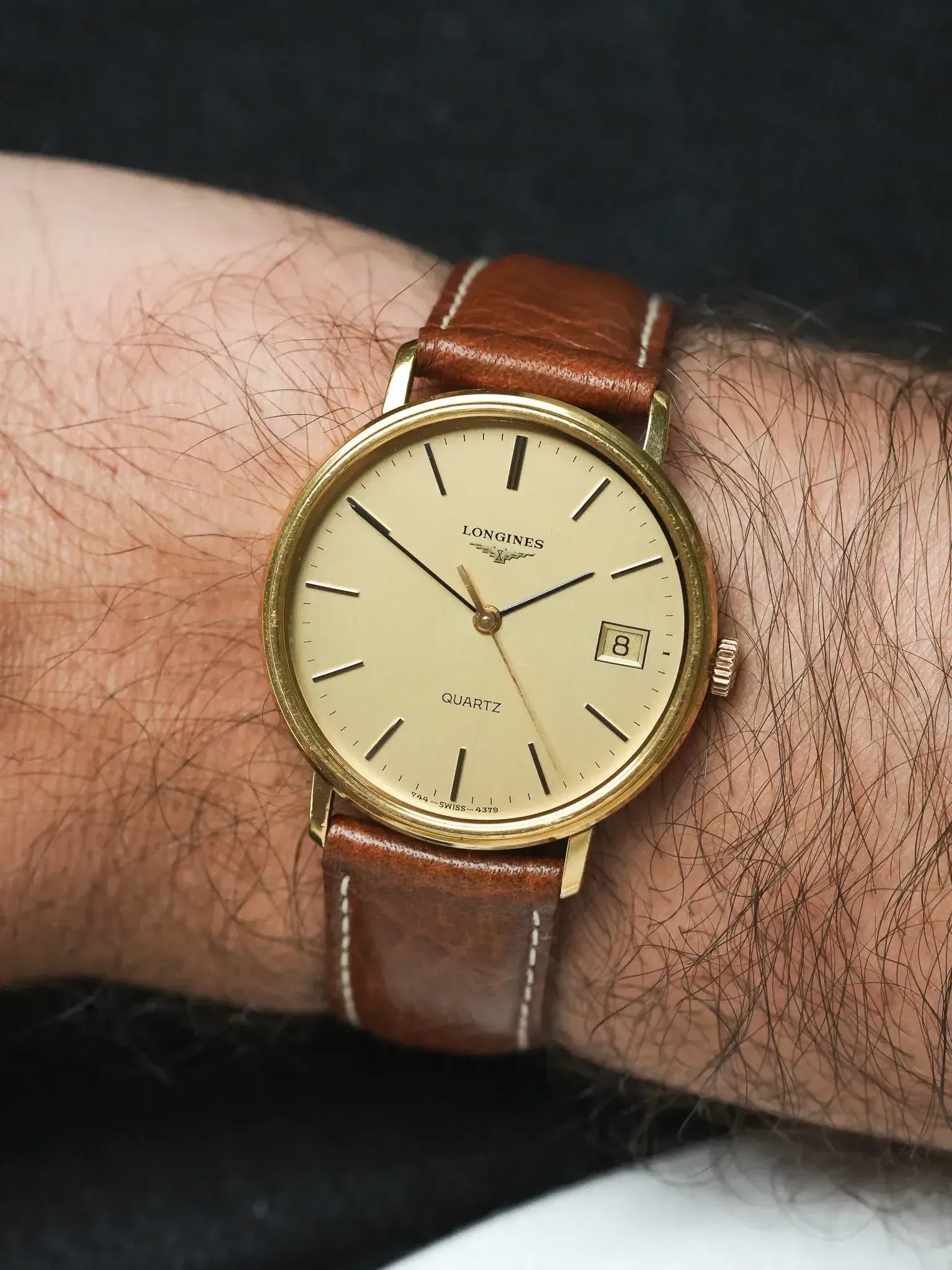 Longines - Round 34mm Gold Date Dial gold black indexes - 1980s