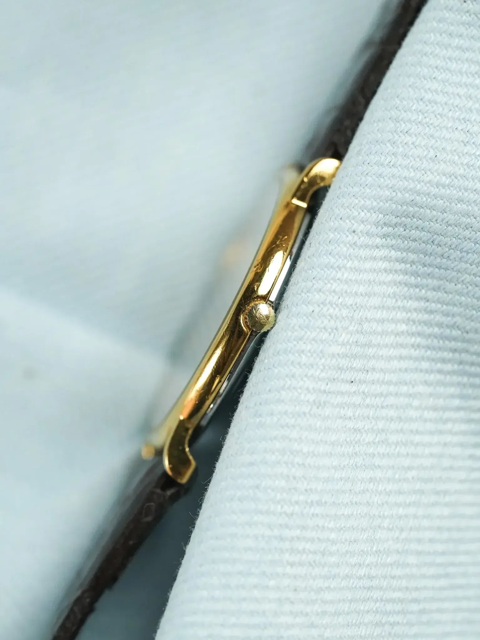 Longines - Ronde Extra plate Cadran Or Quartz - 1980s - Atelier Victor