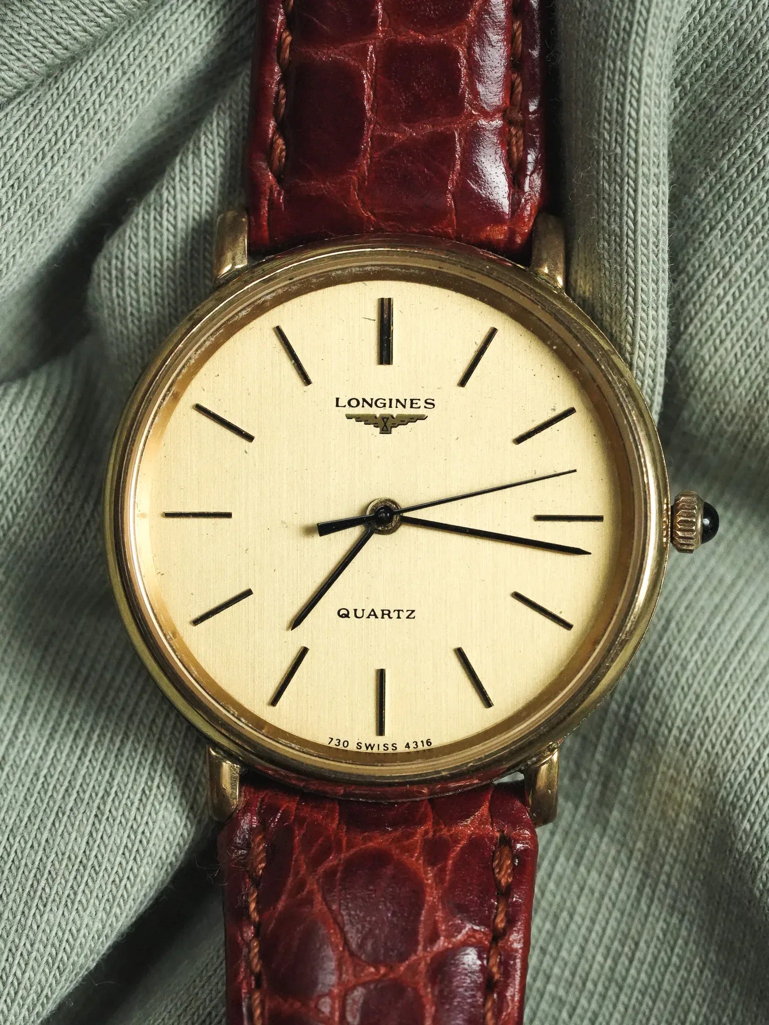 Longines - Round Gold Black Cabochon - 1970s