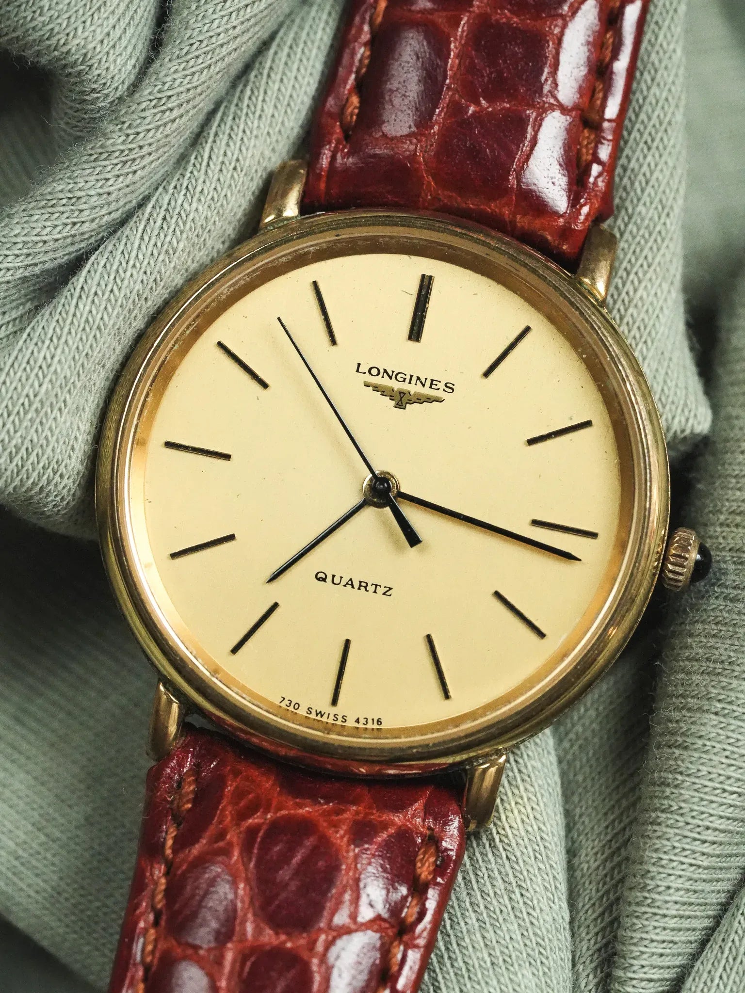 Longines - Ronde Or Cabochon noir - 1970s - Atelier Victor - Vintage Shop