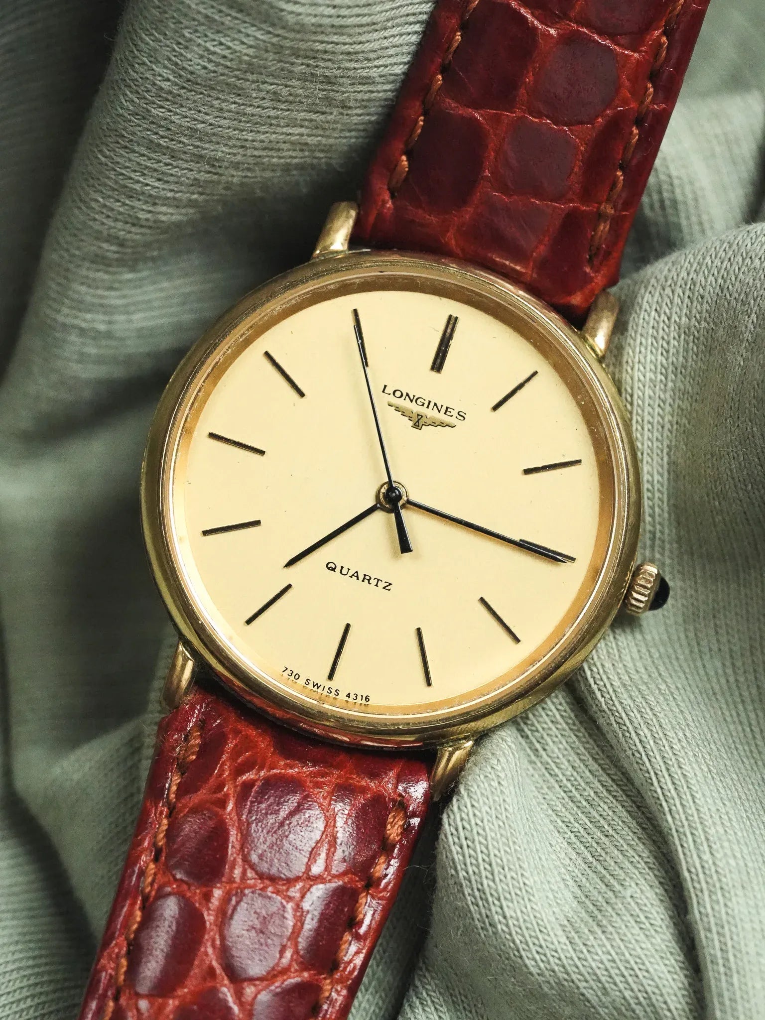 Longines - Ronde Or Cabochon noir - 1970s - Atelier Victor - Vintage Shop