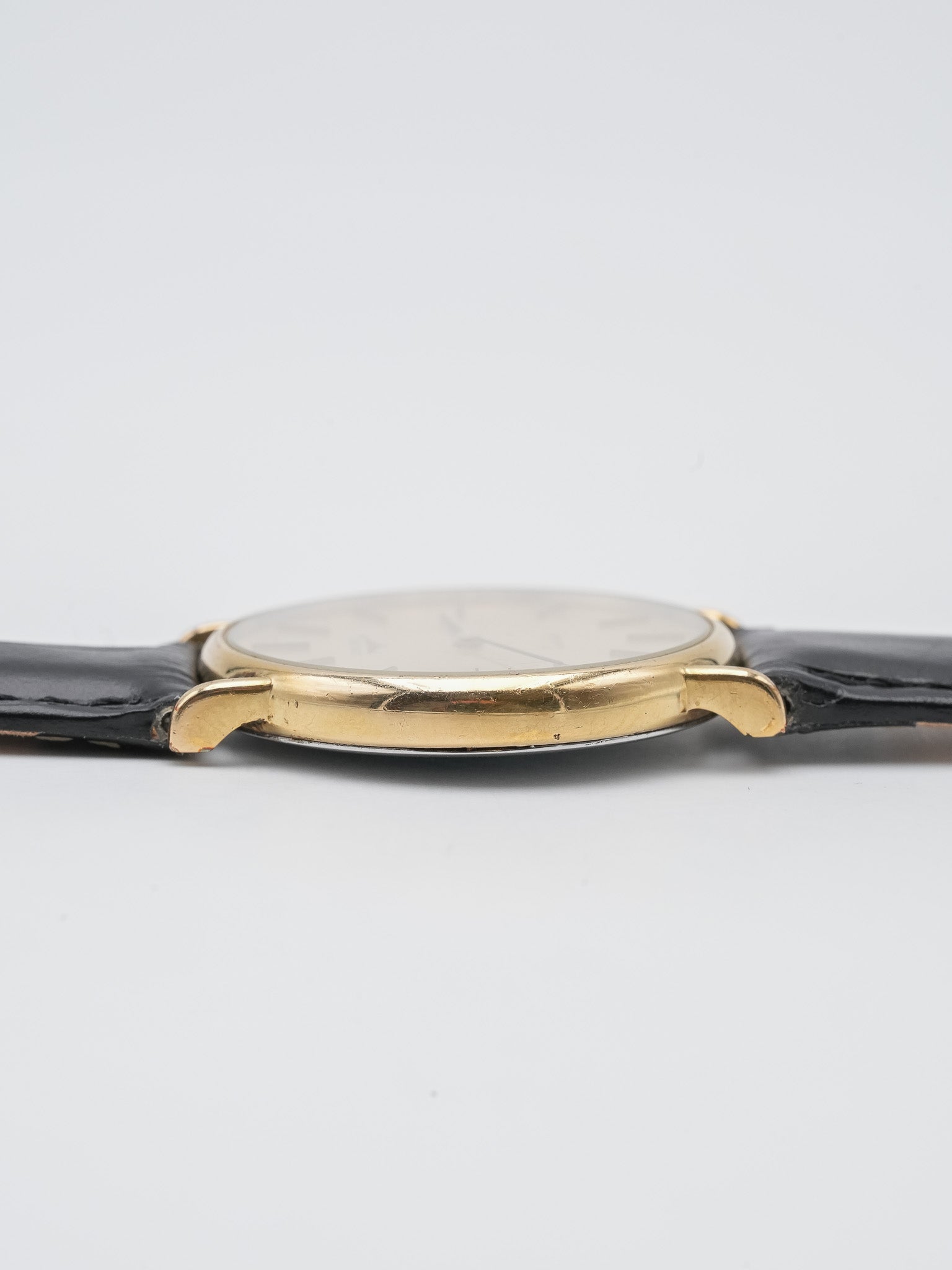 Longines - Ronde plaqué or lin - 1980s - Atelier Victor - Vintage Shop