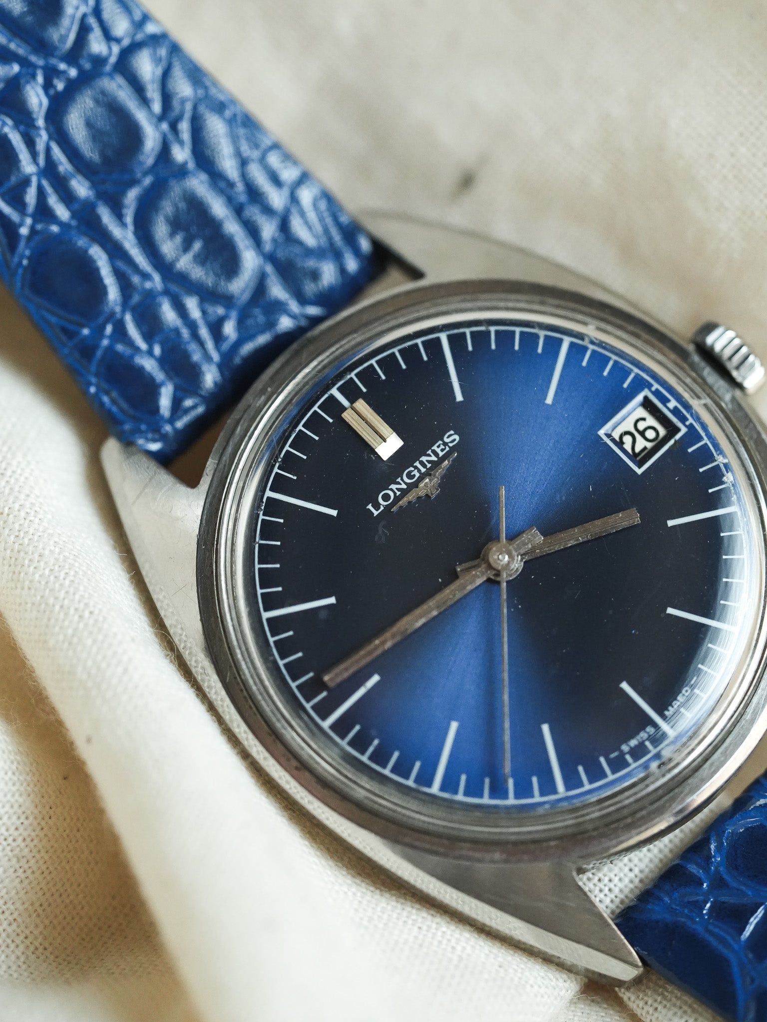 Longines - Tonneau Acier Bleu - Boite & Papier - 1980s - Atelier Victor - Vintage Shop