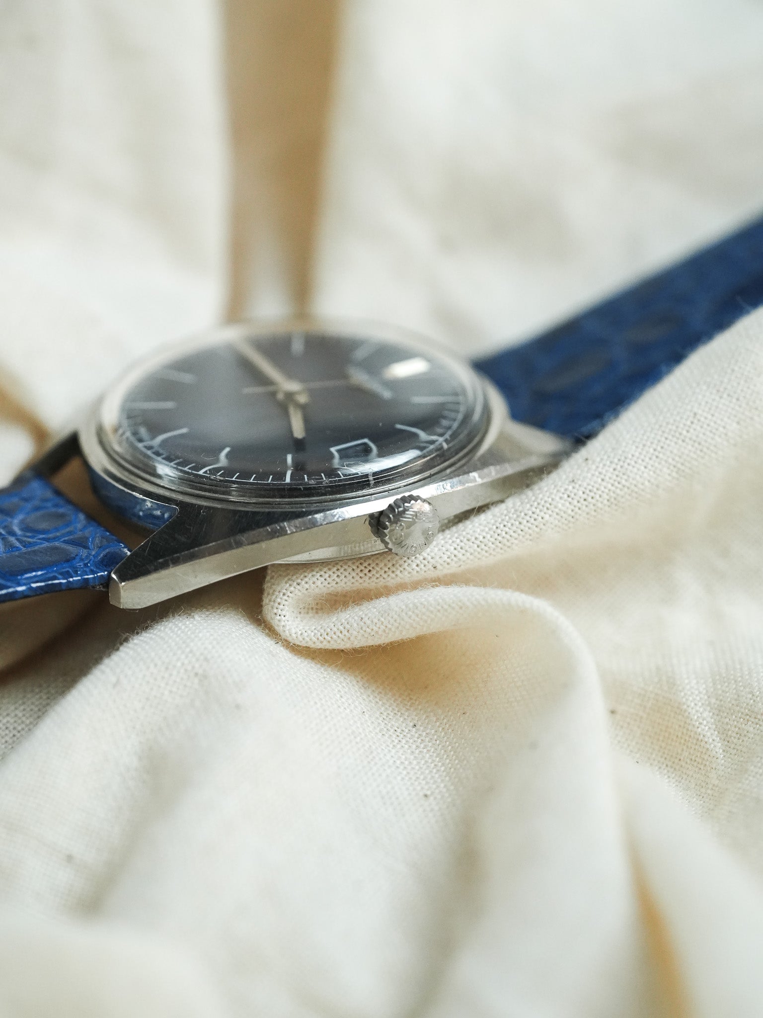 Longines - Tonneau Acier Bleu - Boite & Papier - 1980s - Atelier Victor - Vintage Shop