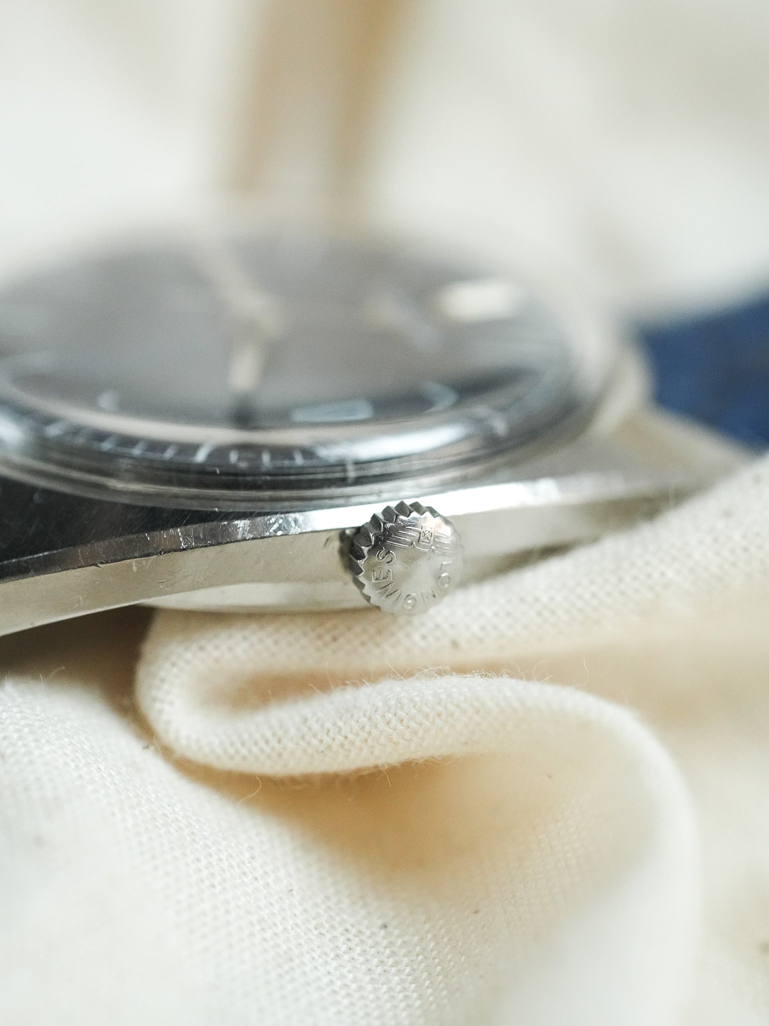 Longines - Tonneau Acier Bleu - Boite & Papier - 1980s - Atelier Victor - Vintage Shop