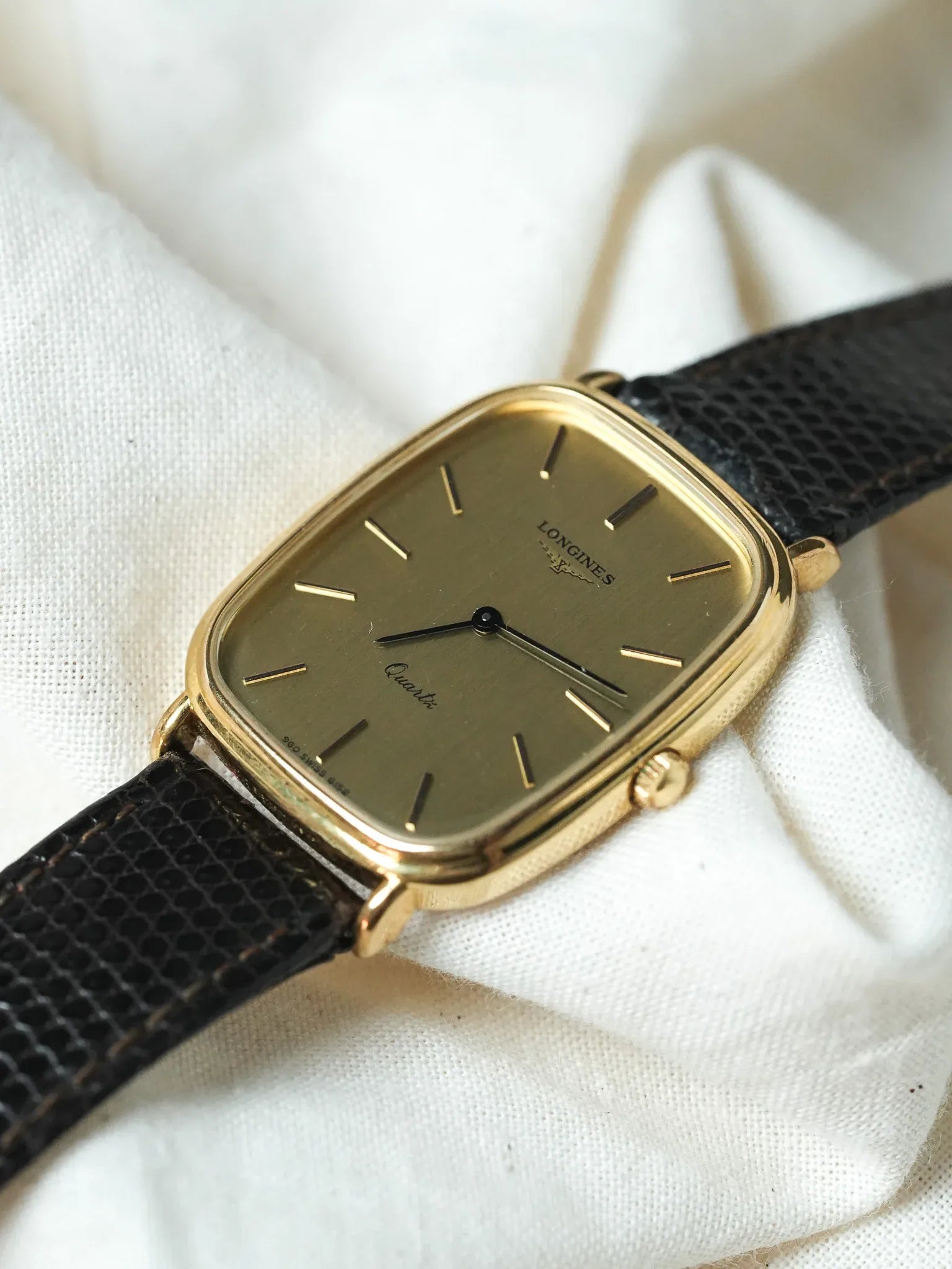 Longines - Tonneau Allongé plaqué Or index onyx - 1980s - Atelier Victor - Vintage Shop