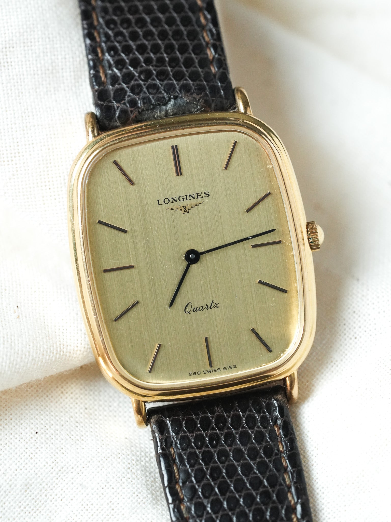 Longines - Tonneau Allongé plaqué Or index onyx - 1980s - Atelier Victor - Vintage Shop