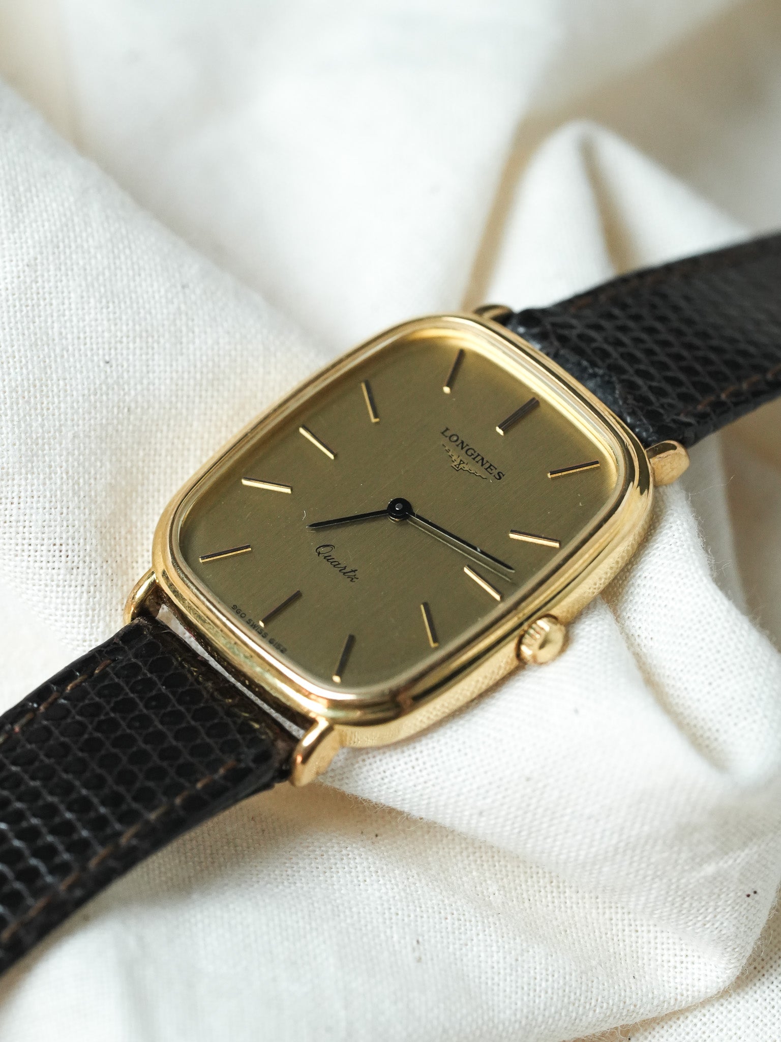 Longines - Tonneau Allongé plaqué Or index onyx - 1980s - Atelier Victor - Vintage Shop