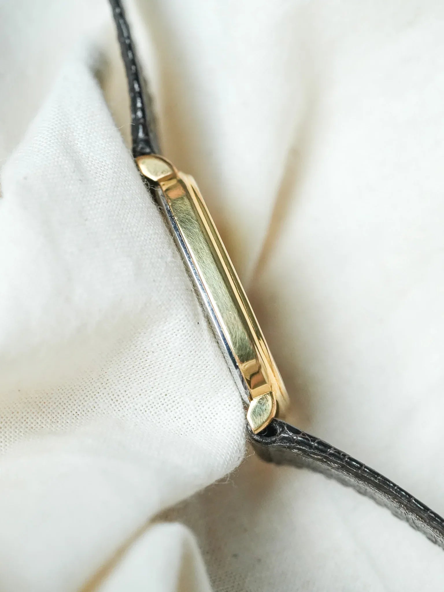 Longines - Tonneau Allongé plaqué Or index onyx - 1980s - Atelier Victor - Vintage Shop