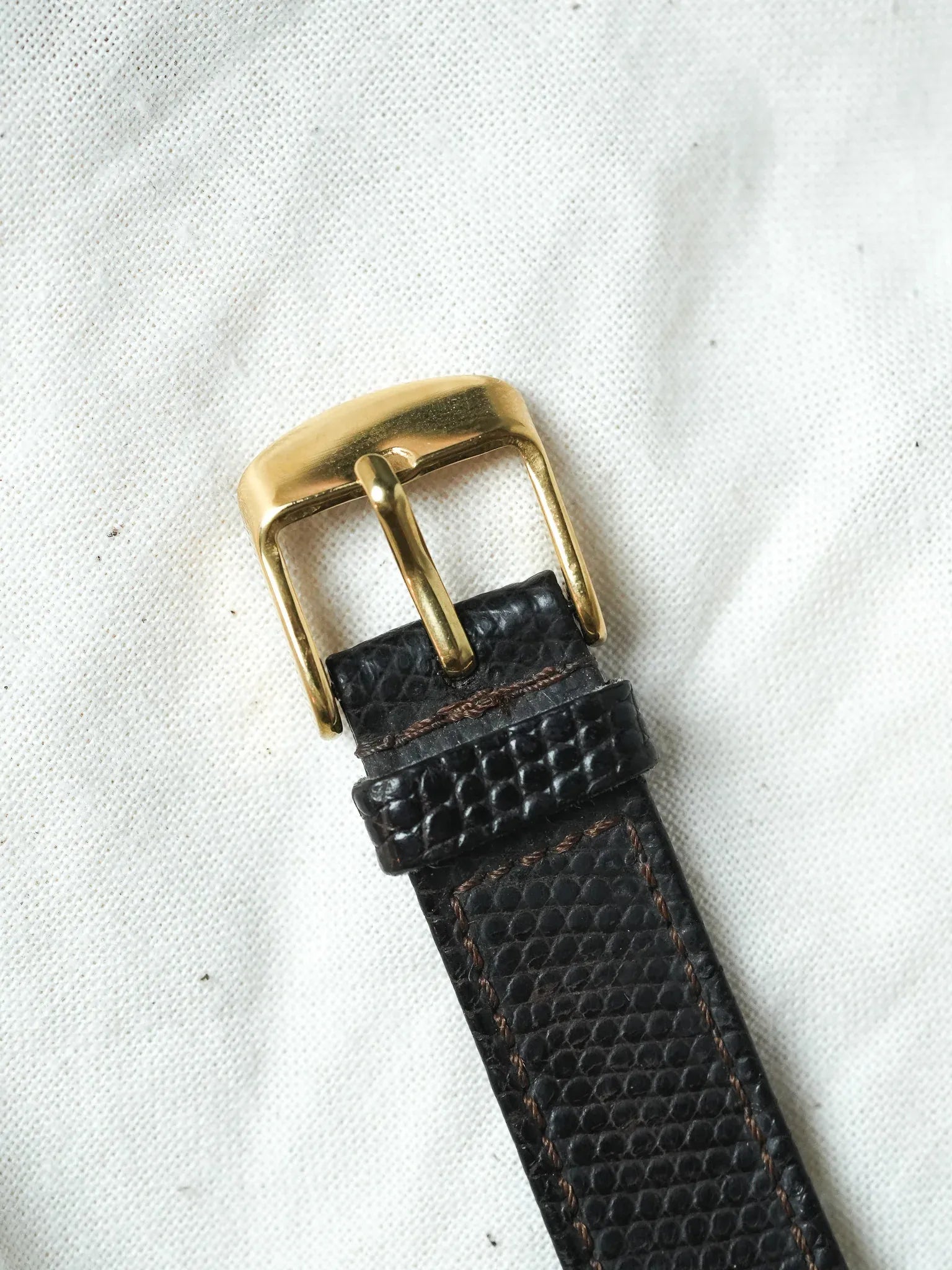 Longines - Tonneau Allongé plaqué Or index onyx - 1980s - Atelier Victor - Vintage Shop
