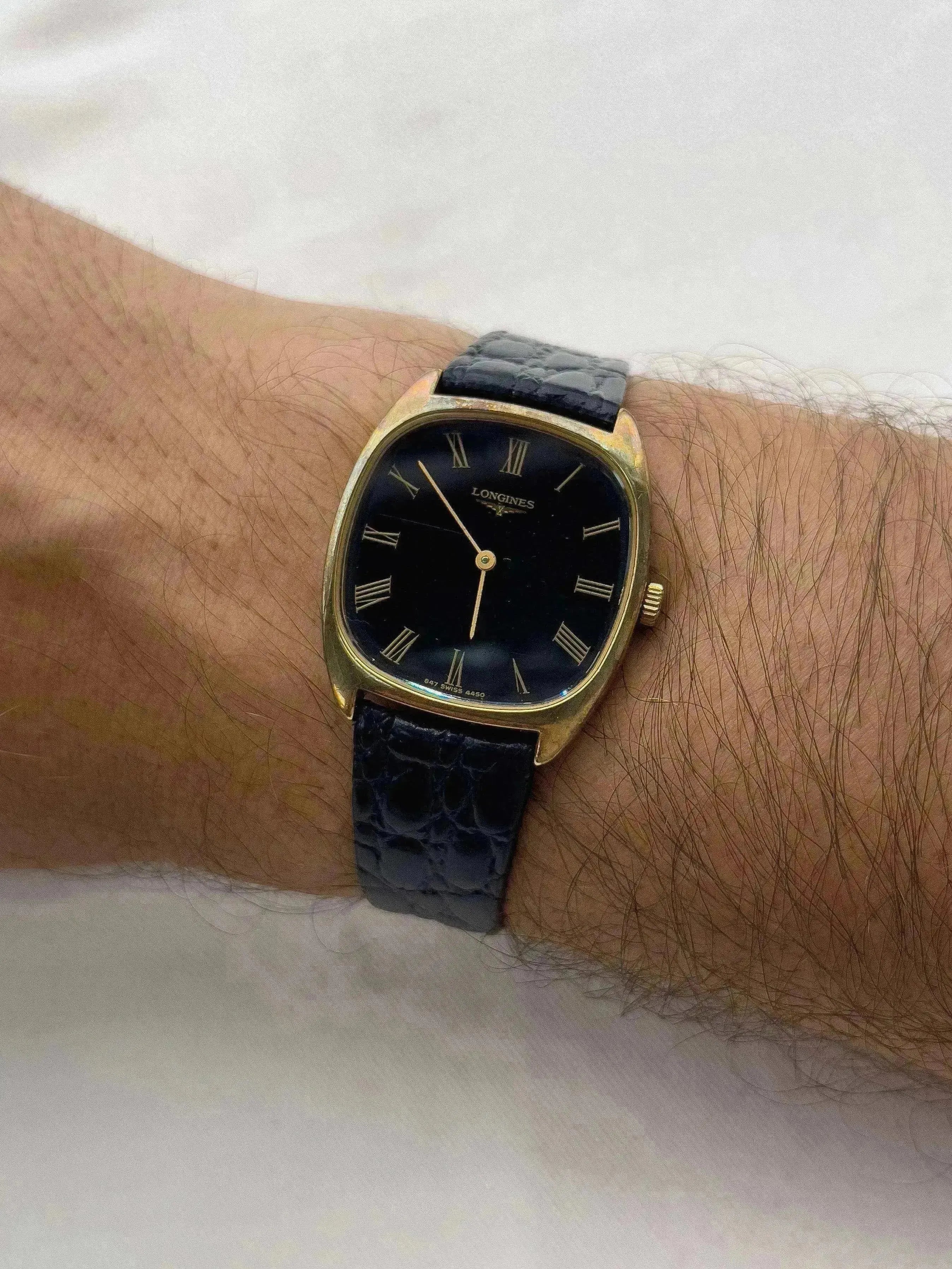 Longines - Tonneau Cadran Noir Or Romain - 1978 - Atelier Victor