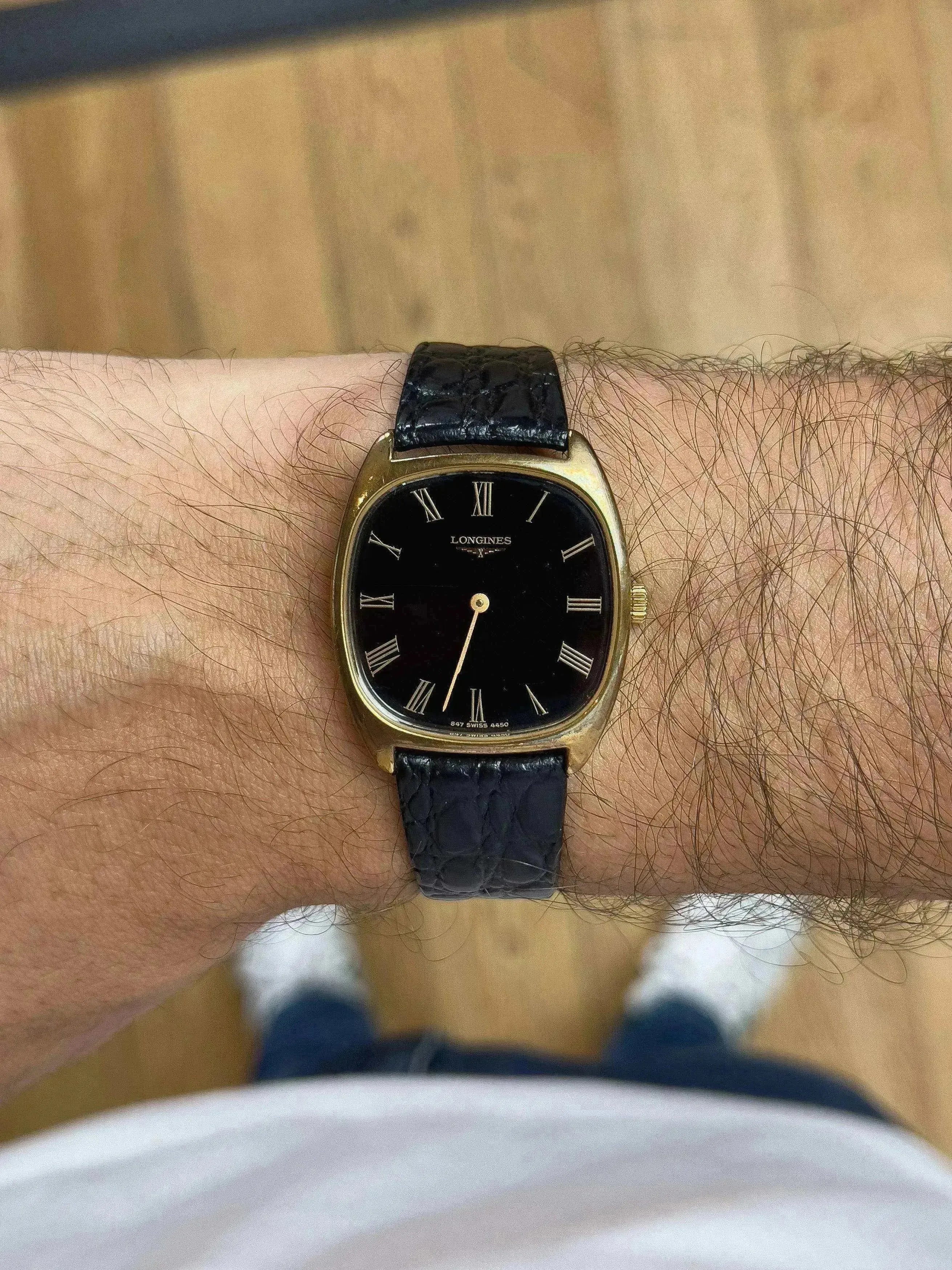 Longines - Tonneau Cadran Noir Or Romain - 1978 - Atelier Victor