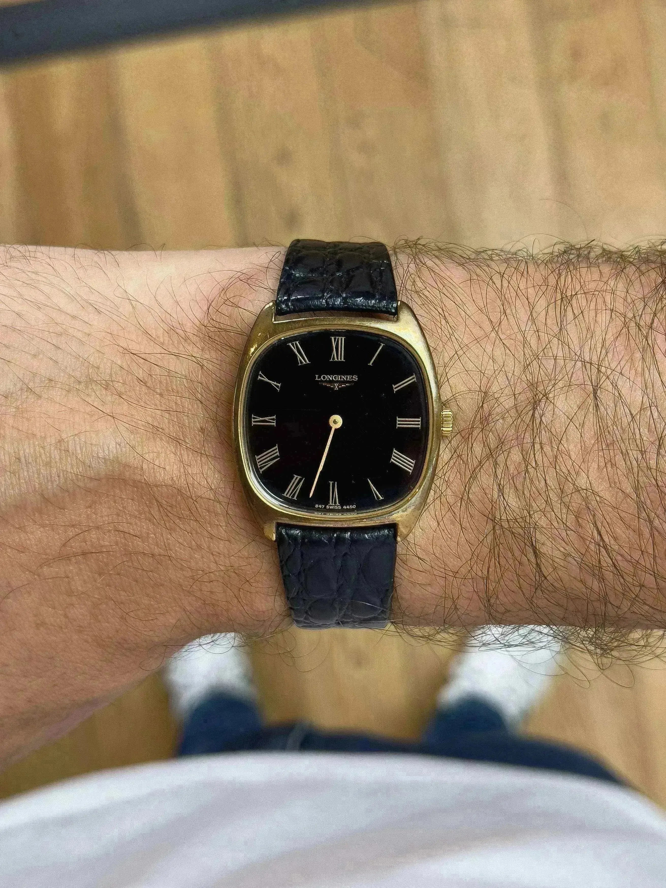 Longines - Tonneau Cadran Noir Or Romain - 1978 - Atelier Victor
