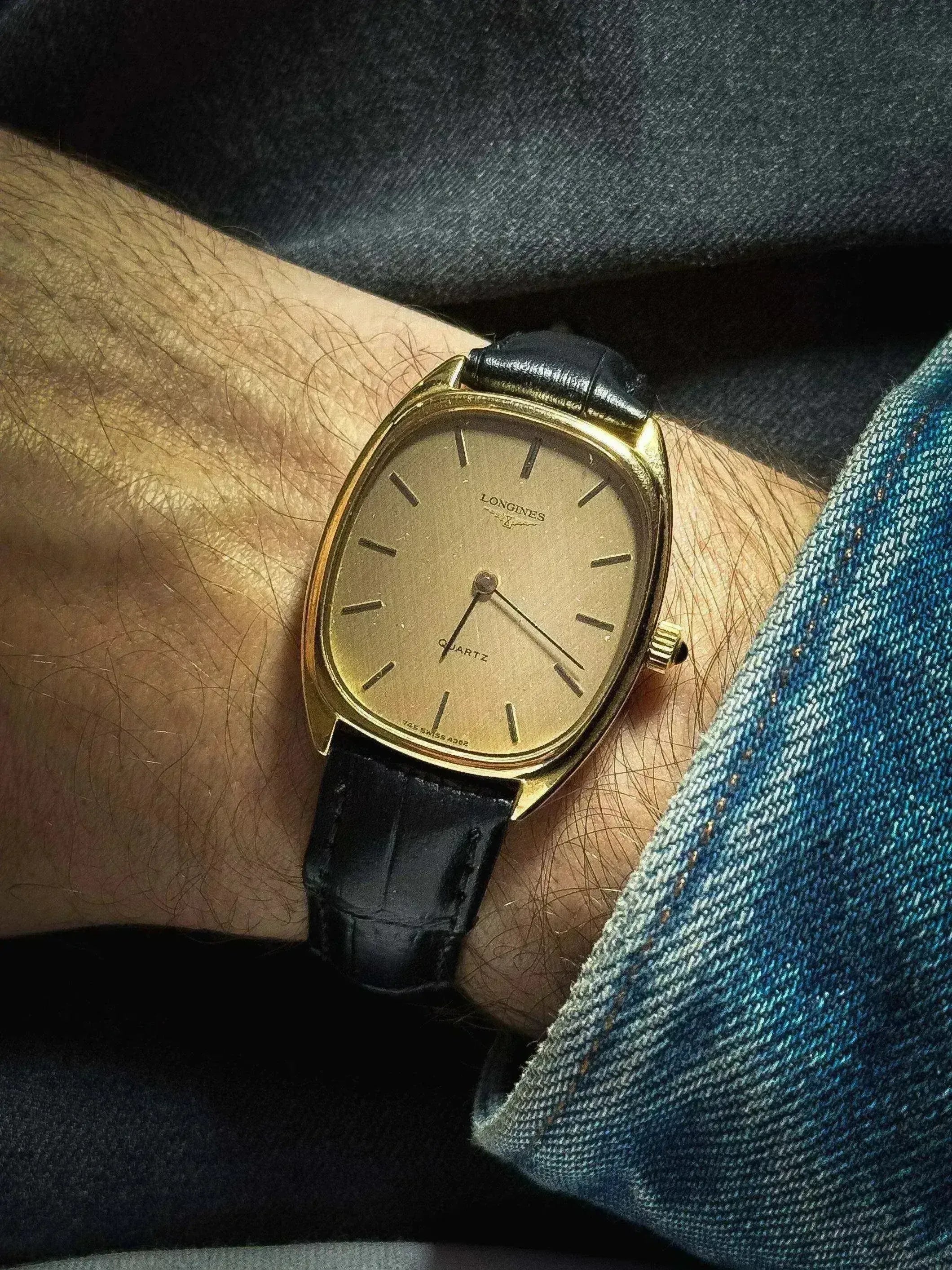 Longines - Tonneau Gold Cabochon - 1979 - Atelier Victor