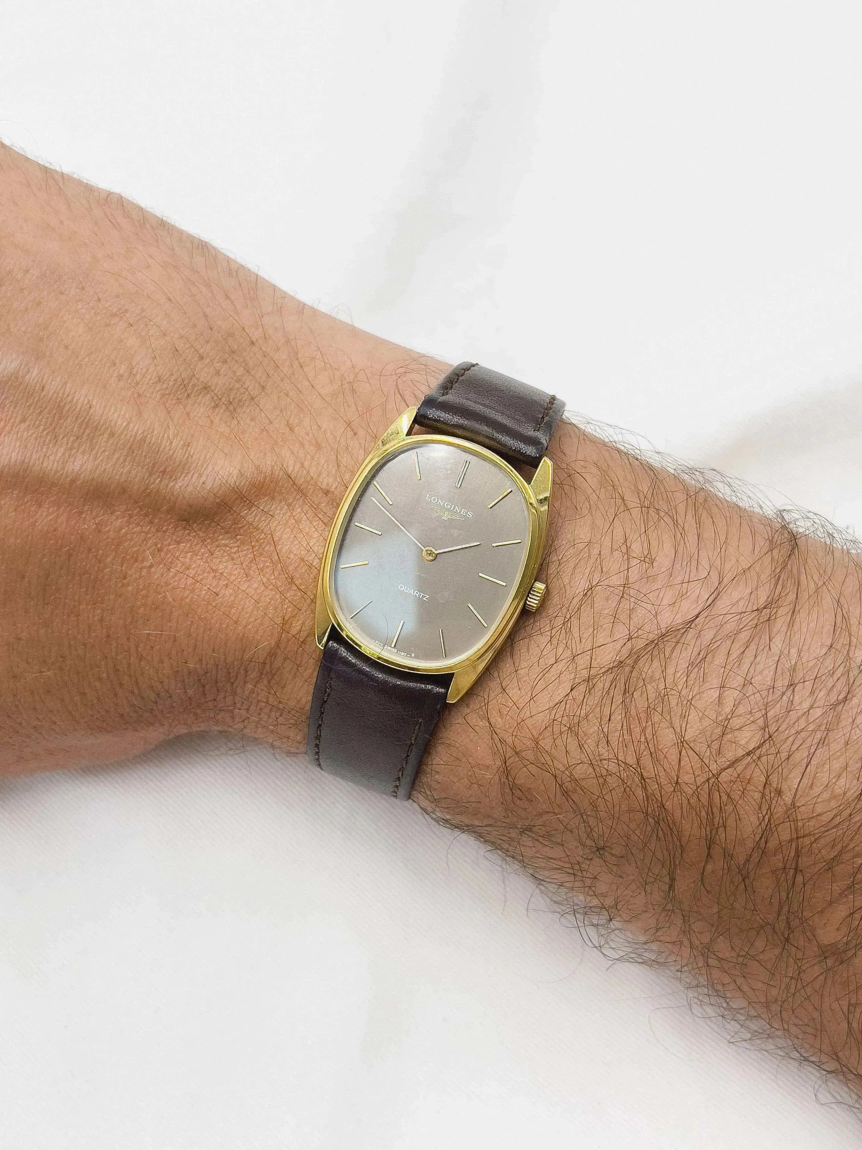 Longines - Tonneau Moka Or - 1979 - Atelier Victor