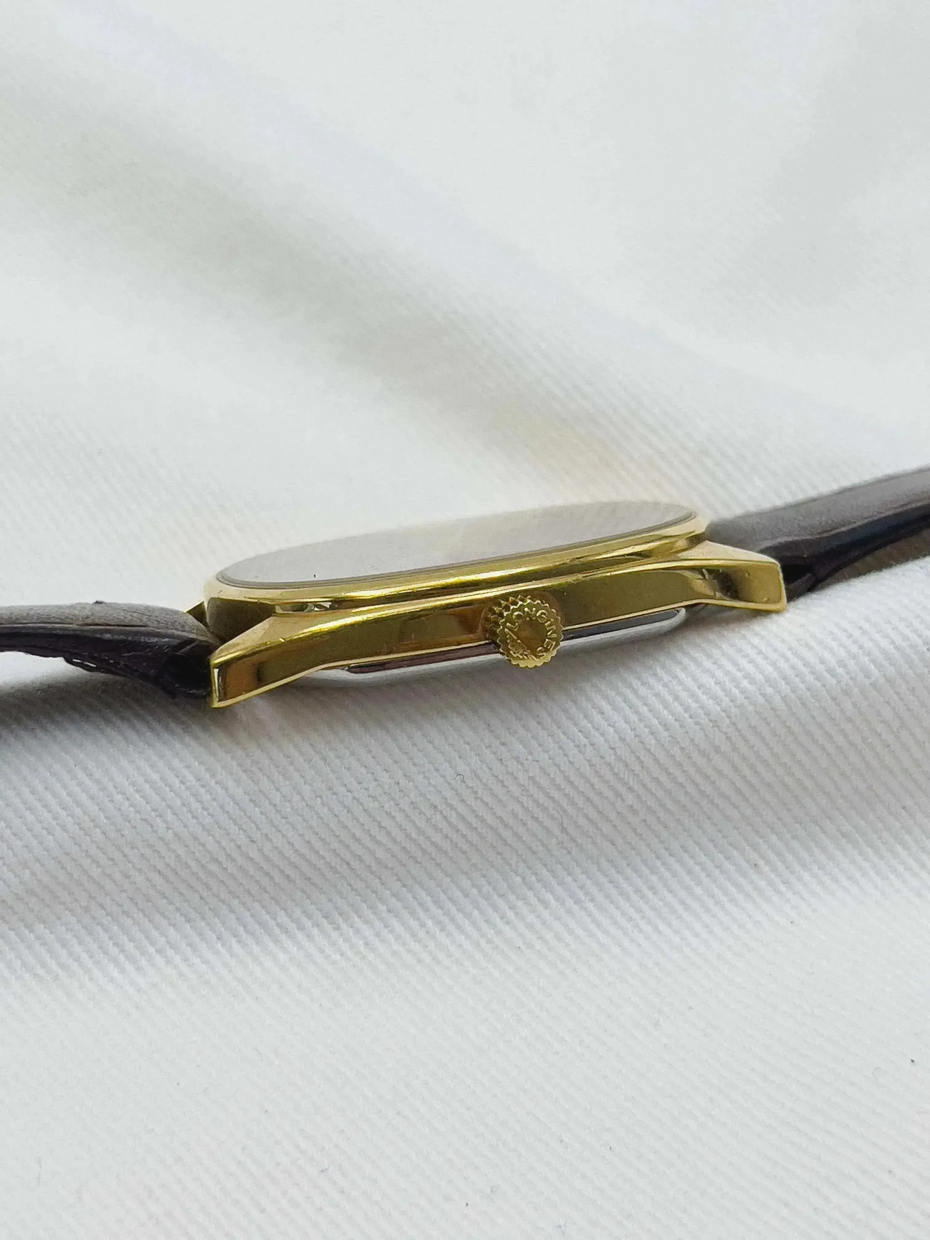 Longines - Tonneau Moka Or - 1979 - Atelier Victor