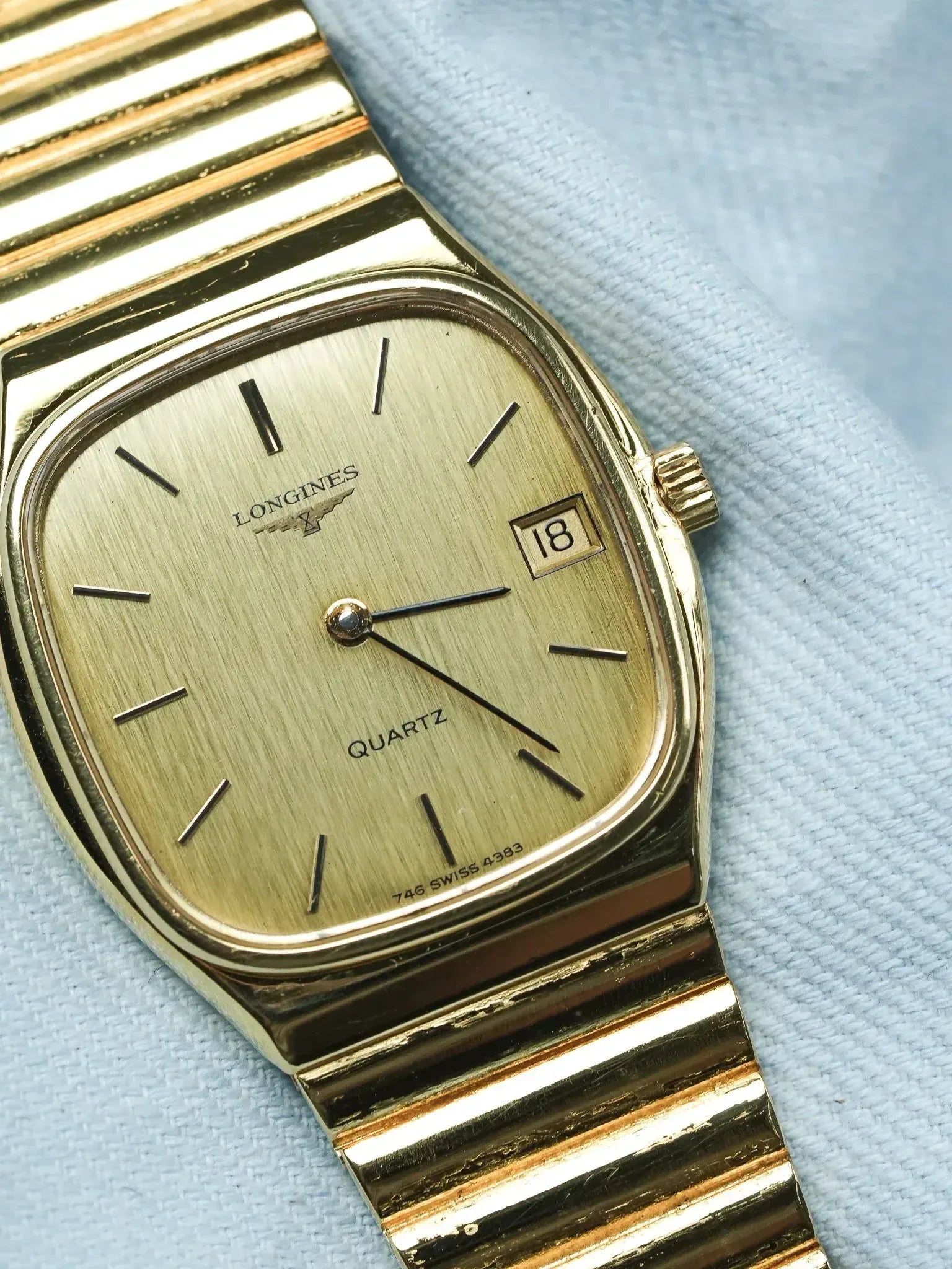 Longines - Tonneau Plaqué or Cadran Lin date - 1980s - Atelier Victor