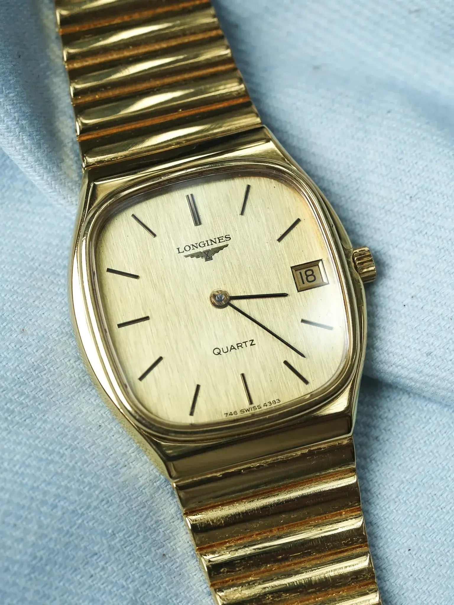 Longines - Tonneau Plaqué or Cadran Lin date - 1980s - Atelier Victor