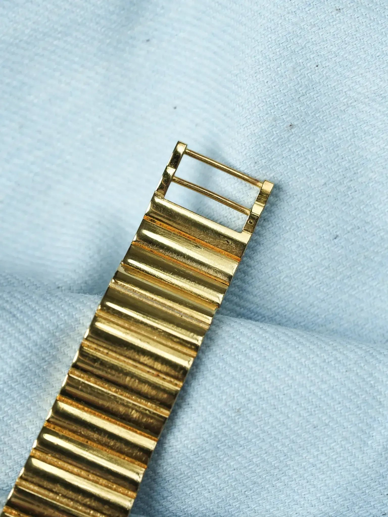 Longines - Tonneau Plaqué or Cadran Lin date - 1980s - Atelier Victor