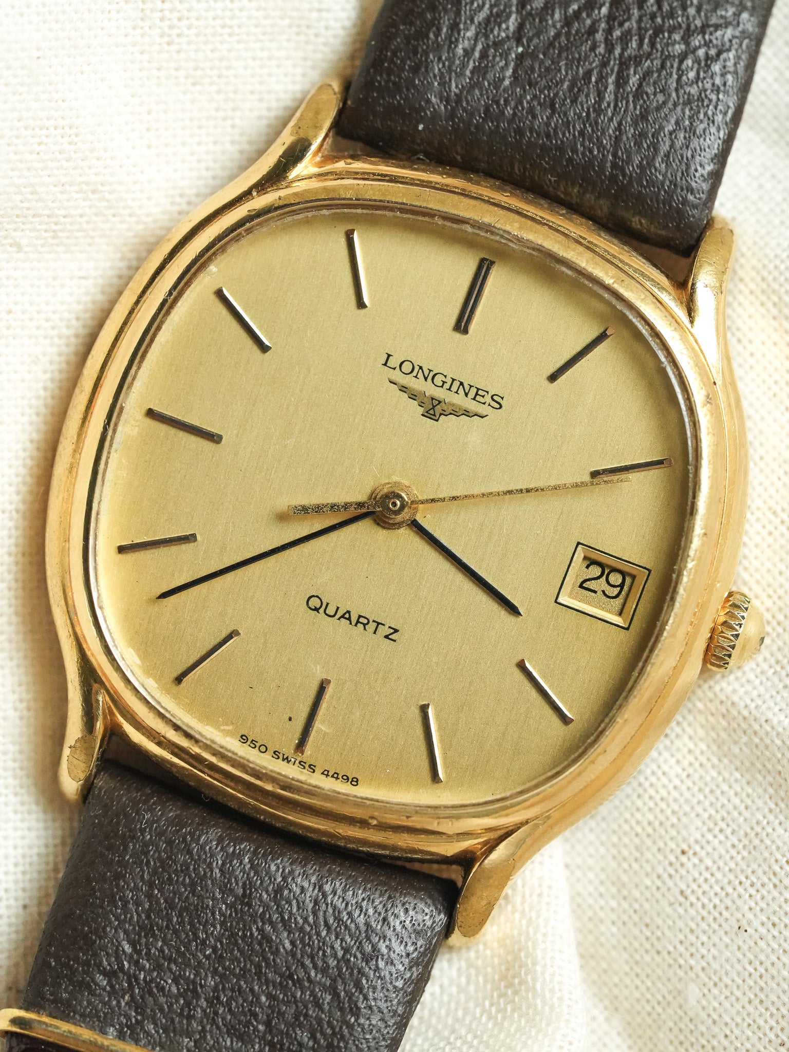 Longines - Tonneau Plaqué Or date Quartz - 1980s - Atelier Victor - Vintage Shop