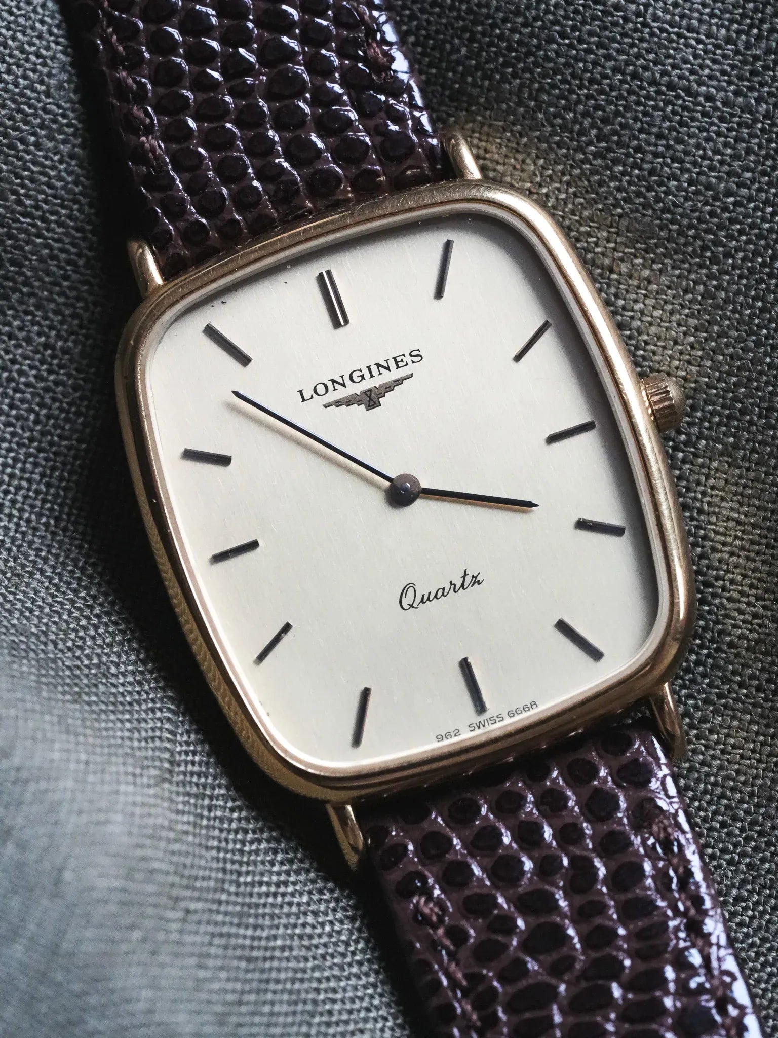 Longines - Tonneau plaqué Or quartz - 1980s - Atelier Victor - Vintage Shop